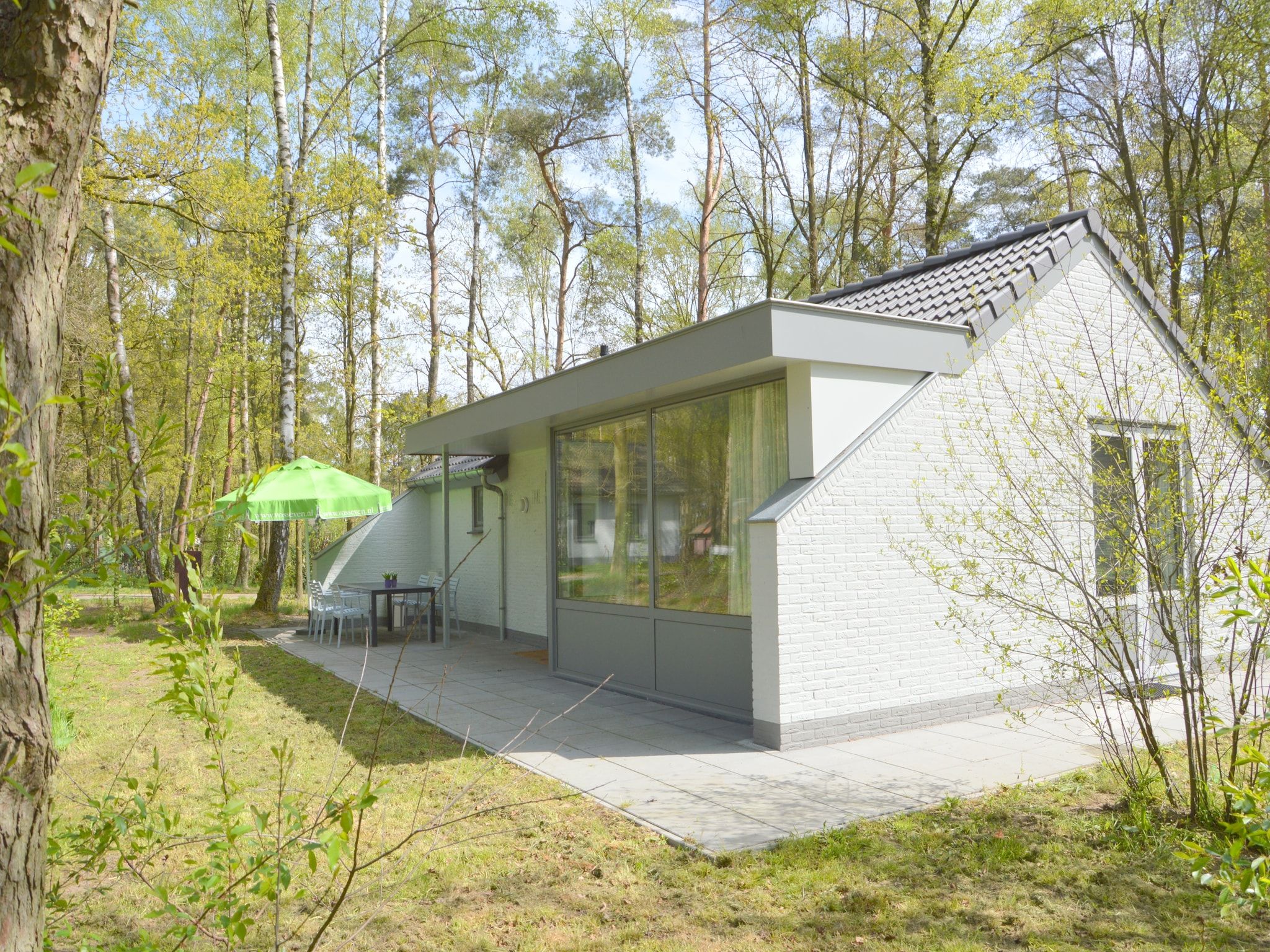 De buitenkant van Bungalow 5 in Stramproy