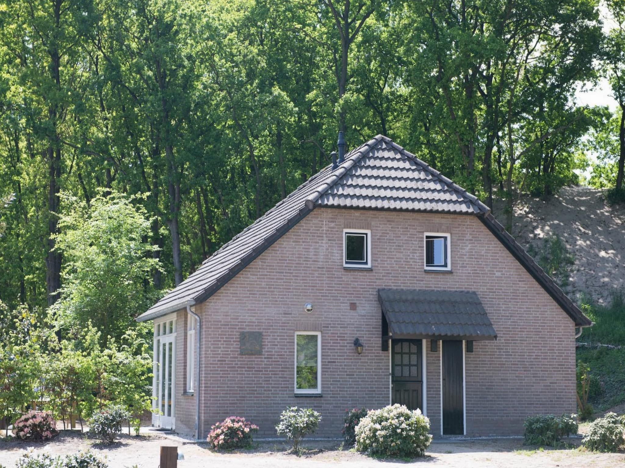 De buitenkant van Vakantiepark Sandberghe 1 in Uden