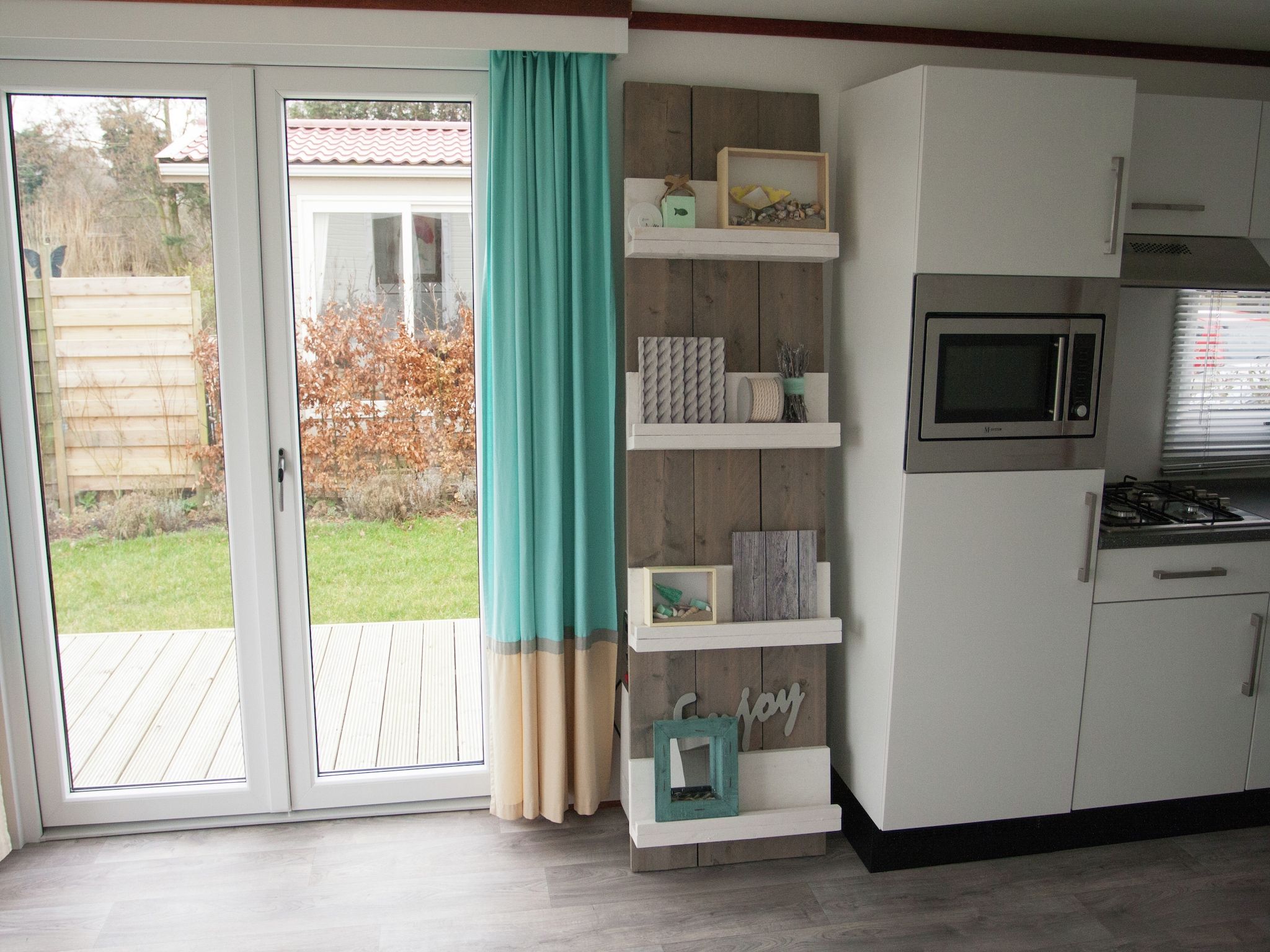De keuken van Recreatiepark Wiringherlant - Wiringher Chalet 10 in Hippolytushoef
