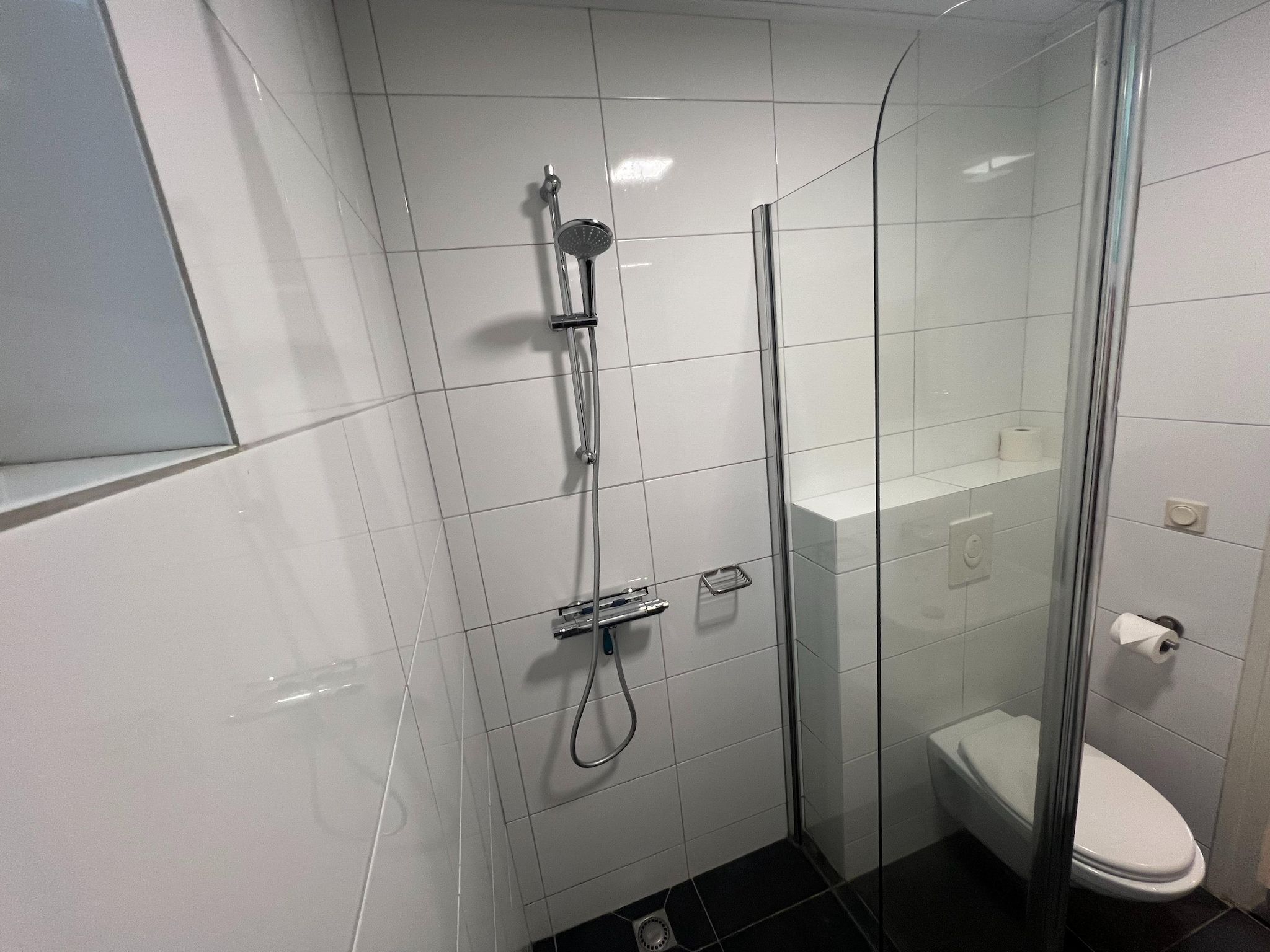 De badkamer van Vosseven 84 Moseik in Stramproy