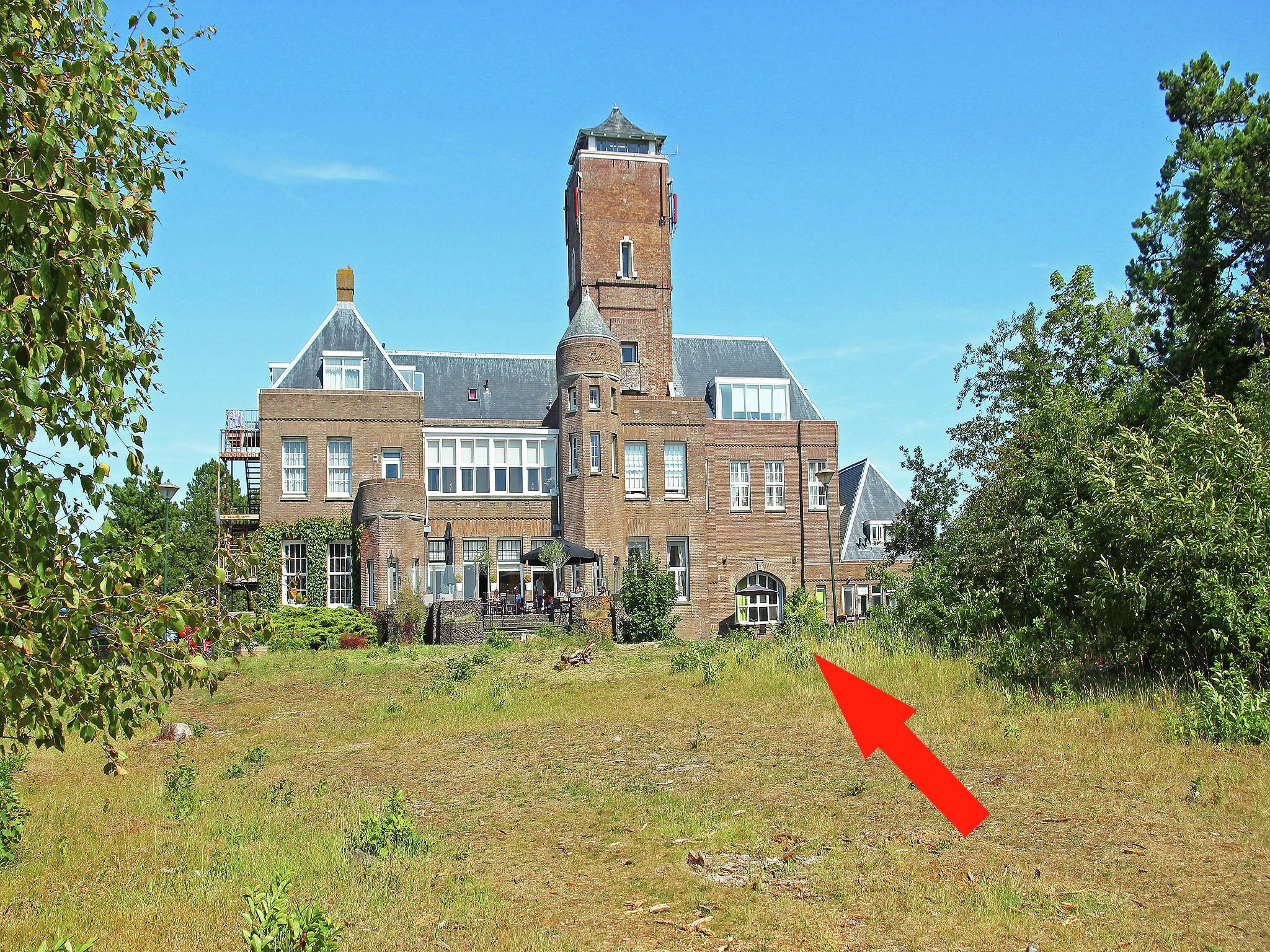 De buitenkant van Huize Glory Citrien in Bergen aan zee