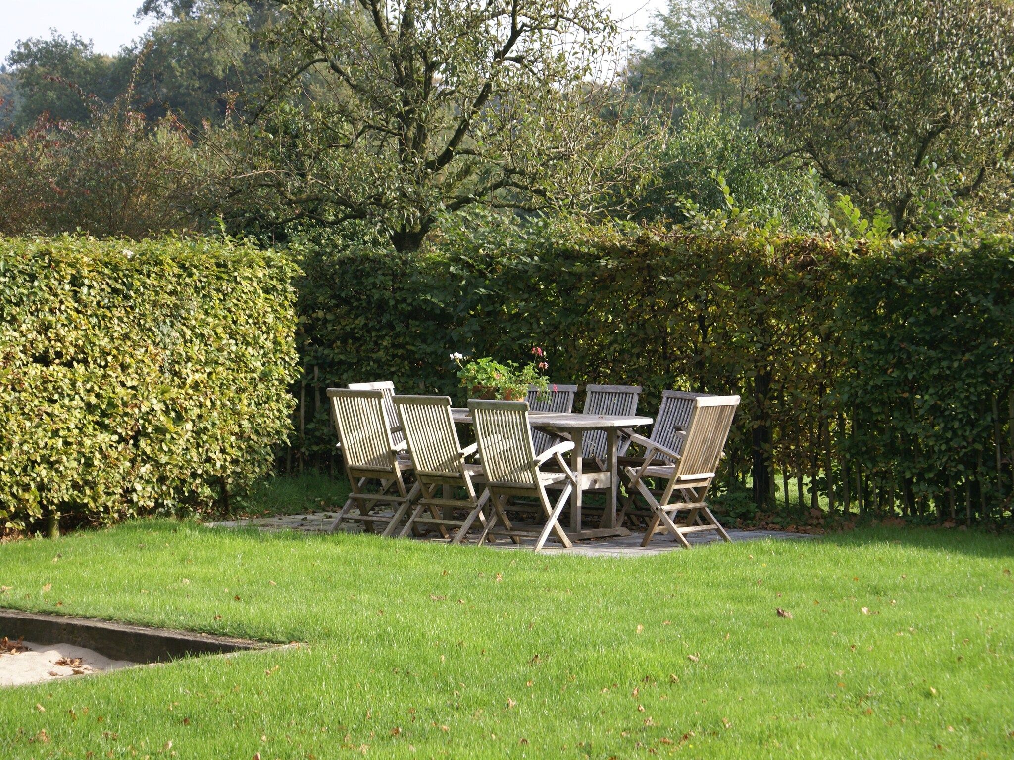 Het terras van Hofstede Groot Blankenstein in Doorn