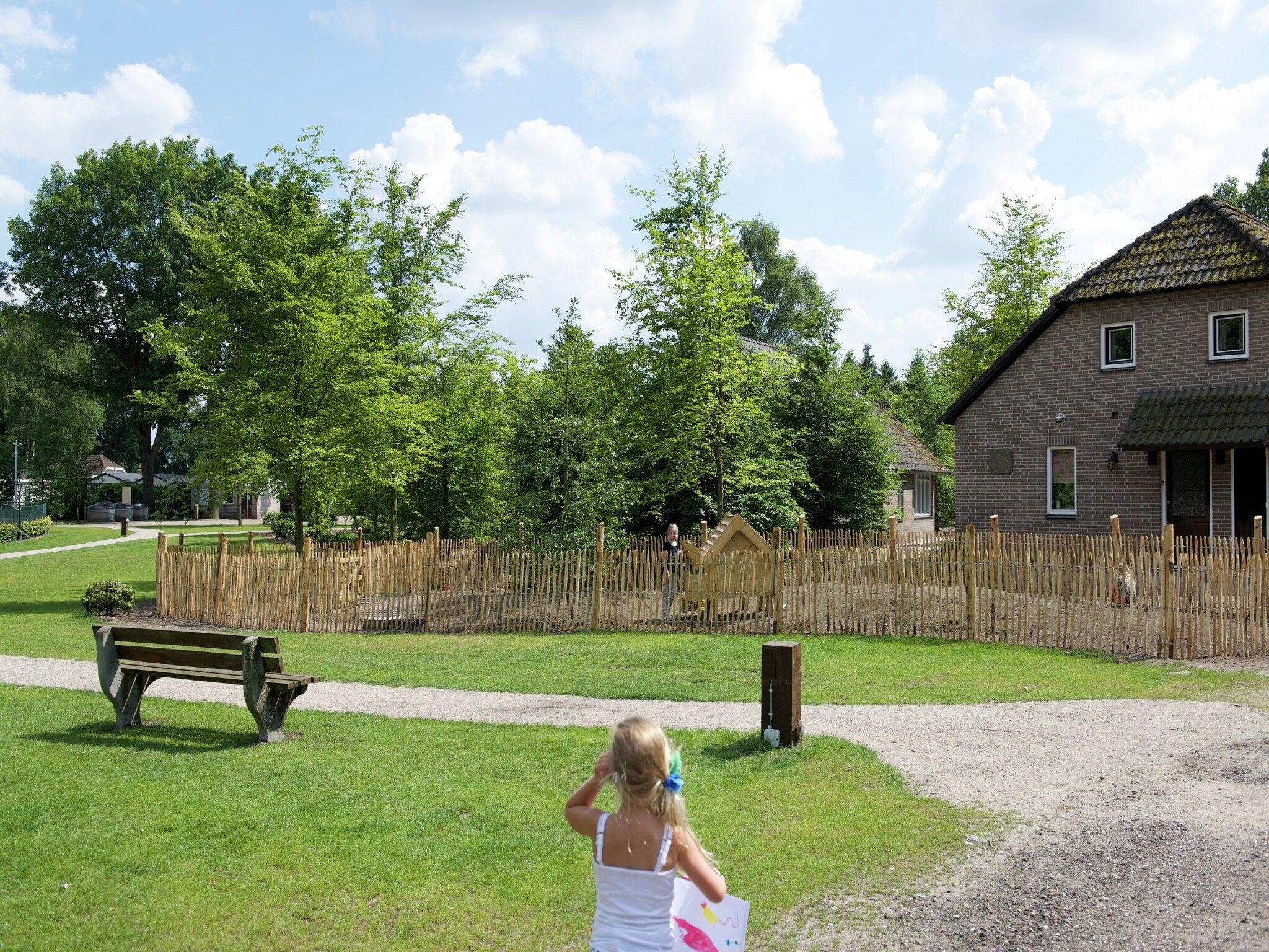 De tuin van Vakantiepark Sandberghe 6 in Uden