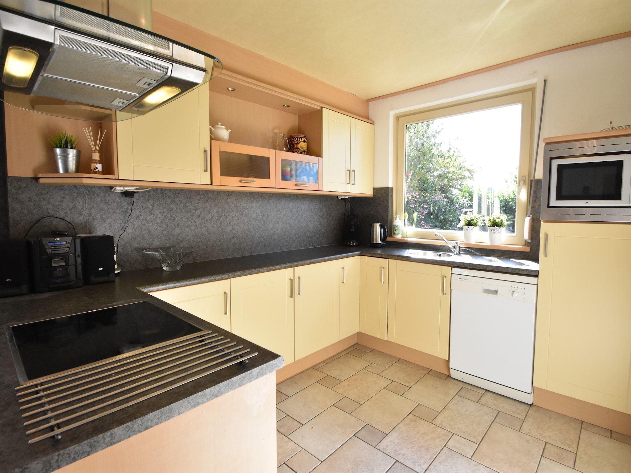 De keuken van Het Mosselhuys in Bruinisse