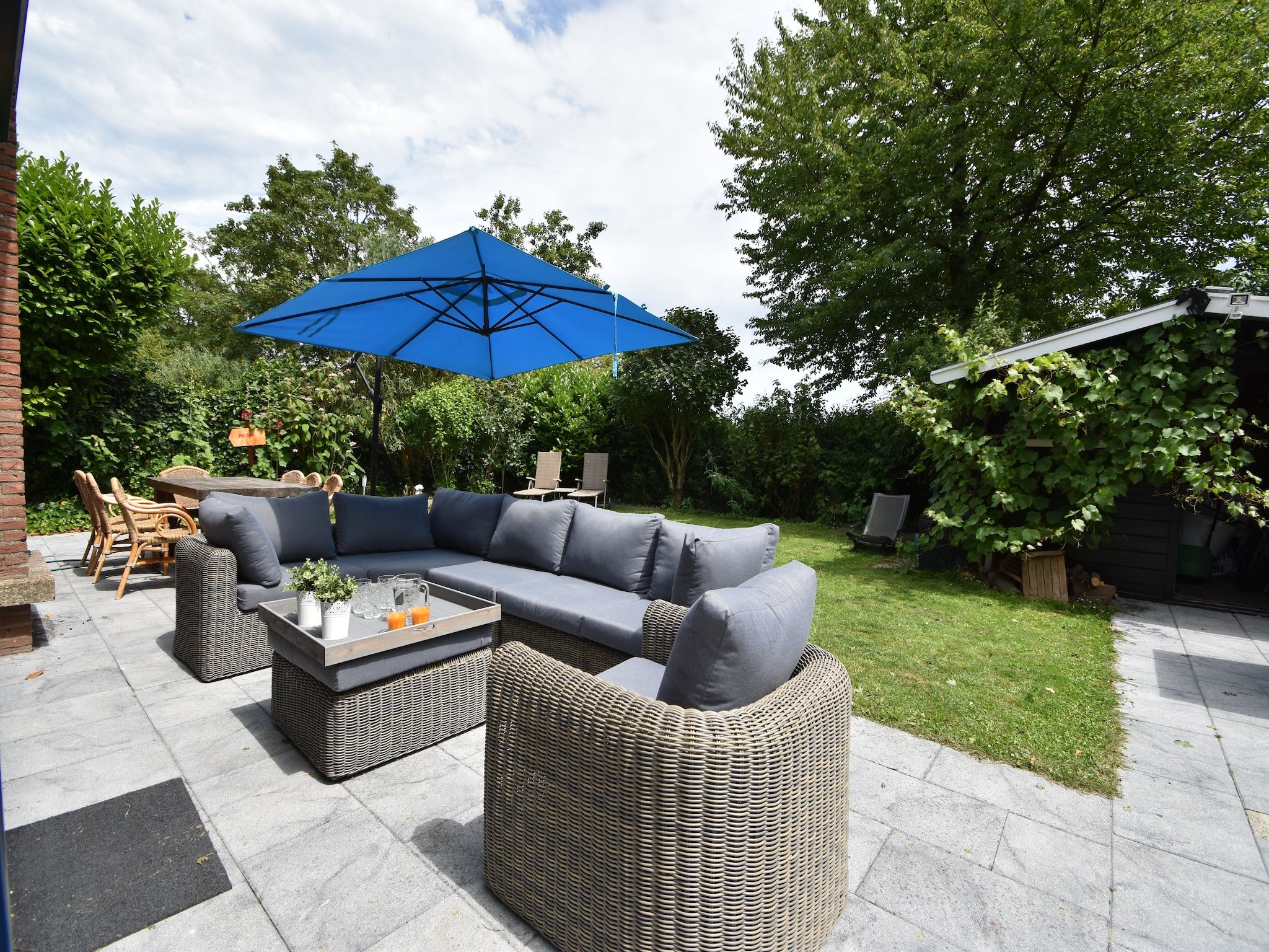 De tuin van Het Mosselhuys in Bruinisse