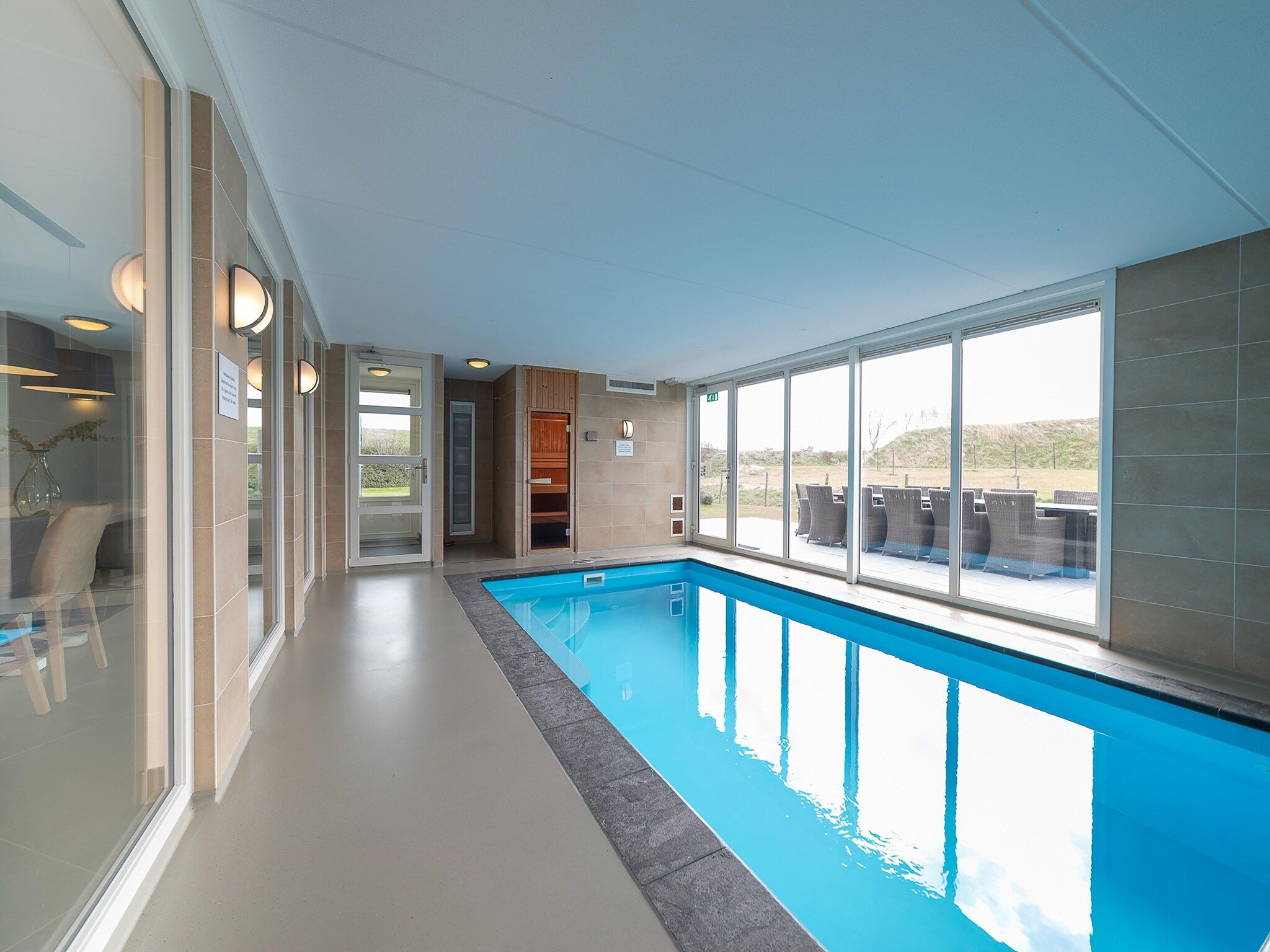 Wellness bij Luxe Beveland met zwembad  sauna in Colijnsplaat