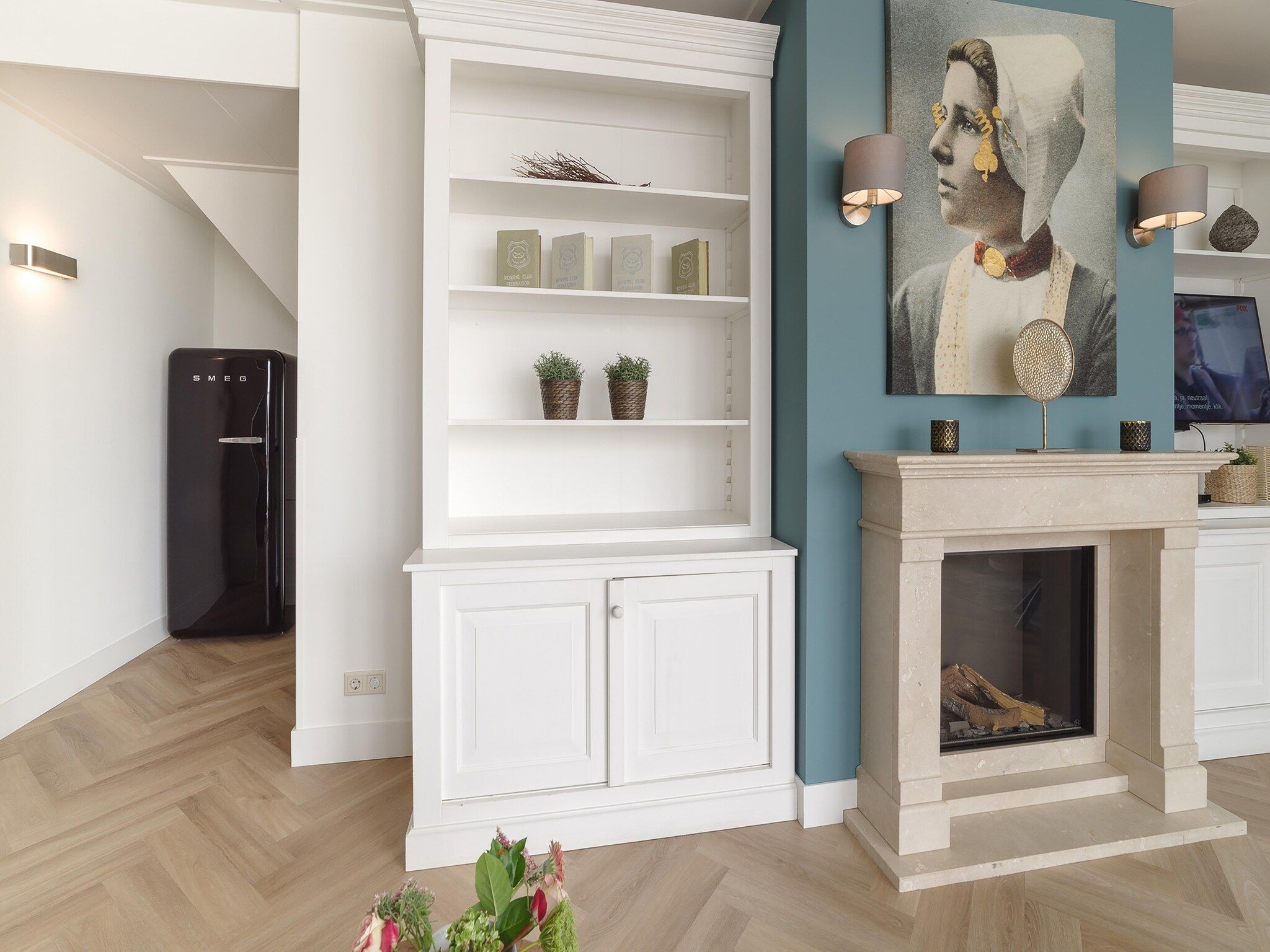 De woonkamer van Luxe Beveland met zwembad  sauna in Colijnsplaat