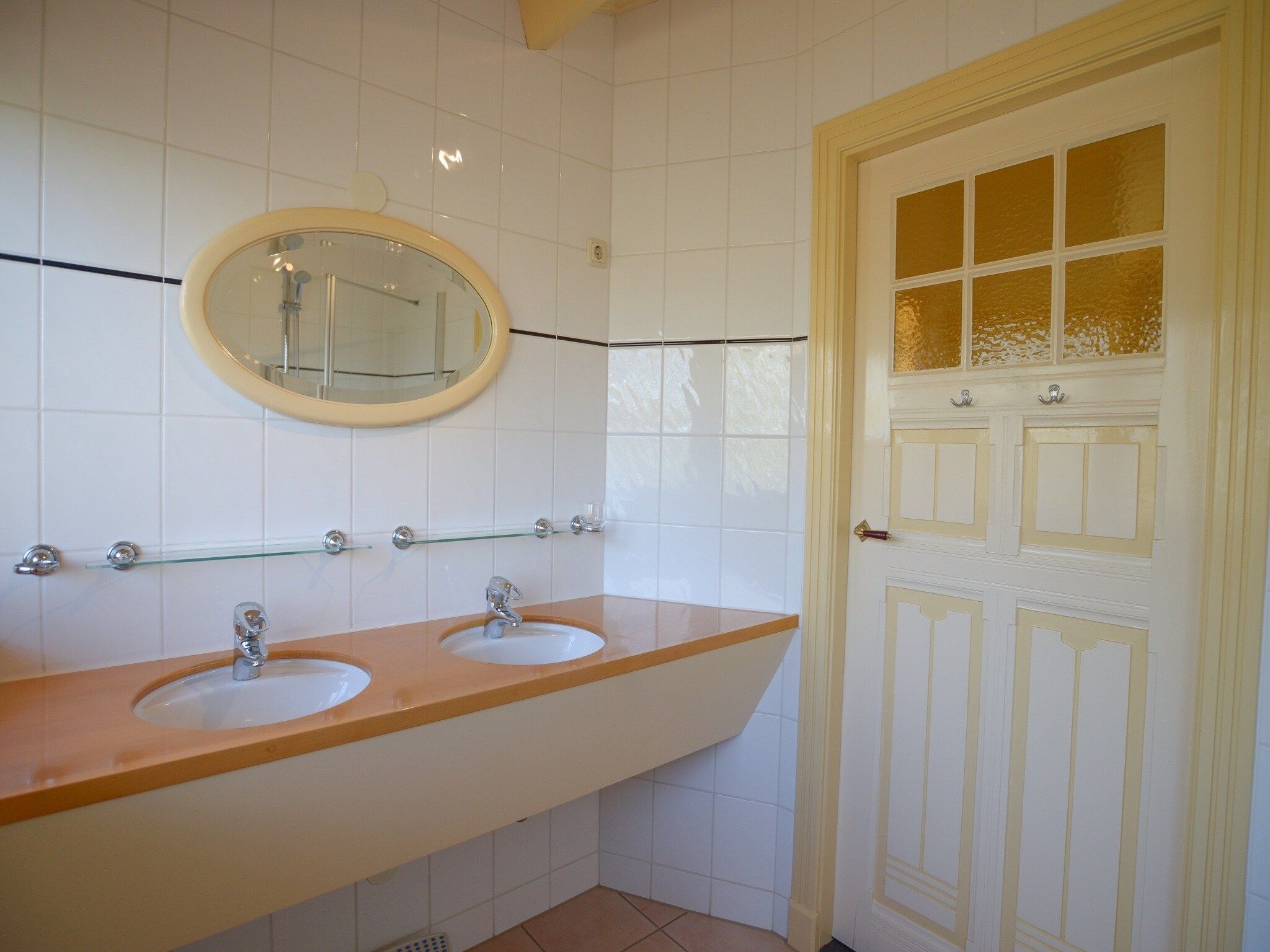 De badkamer van De Kerkuil in De Cocksdorp-Texel