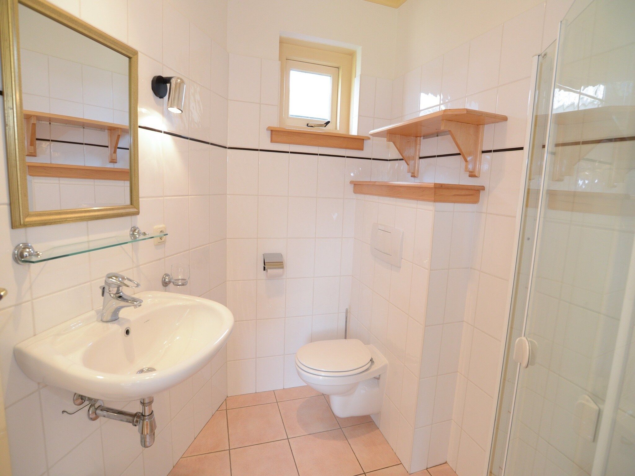 De badkamer van De Kerkuil in De Cocksdorp-Texel