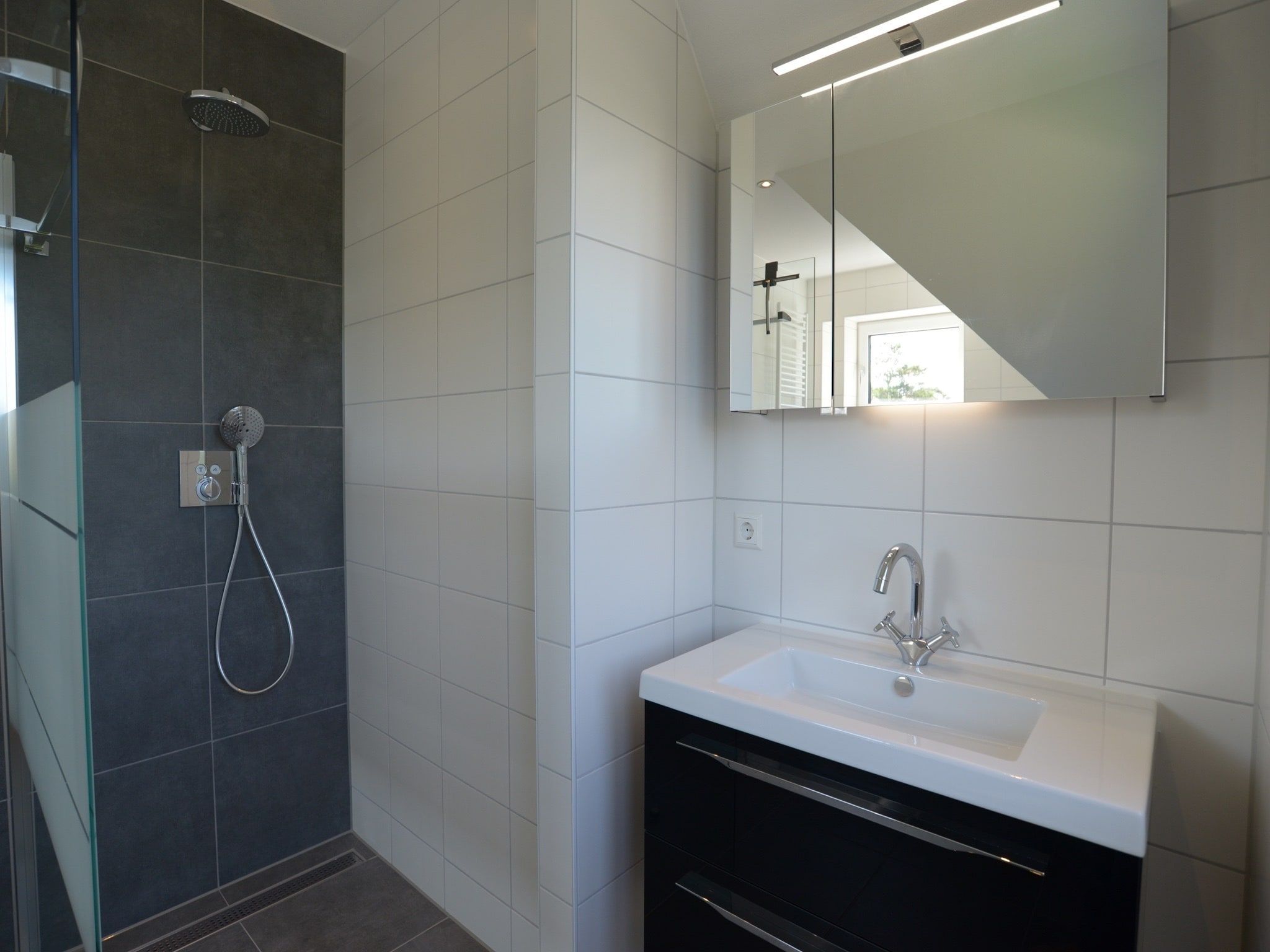 De badkamer van Villa Hoogelandt 70 in De Koog-Texel