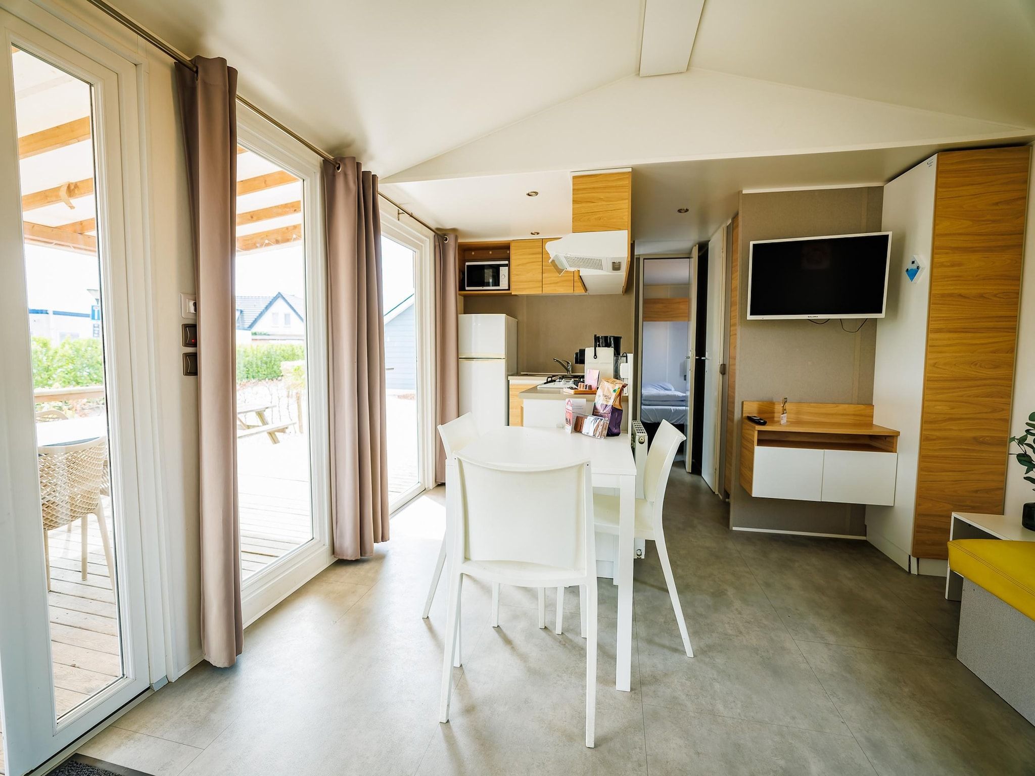De eetkamer van Vakantiepark Eiland van Maurik 3 in Maurik