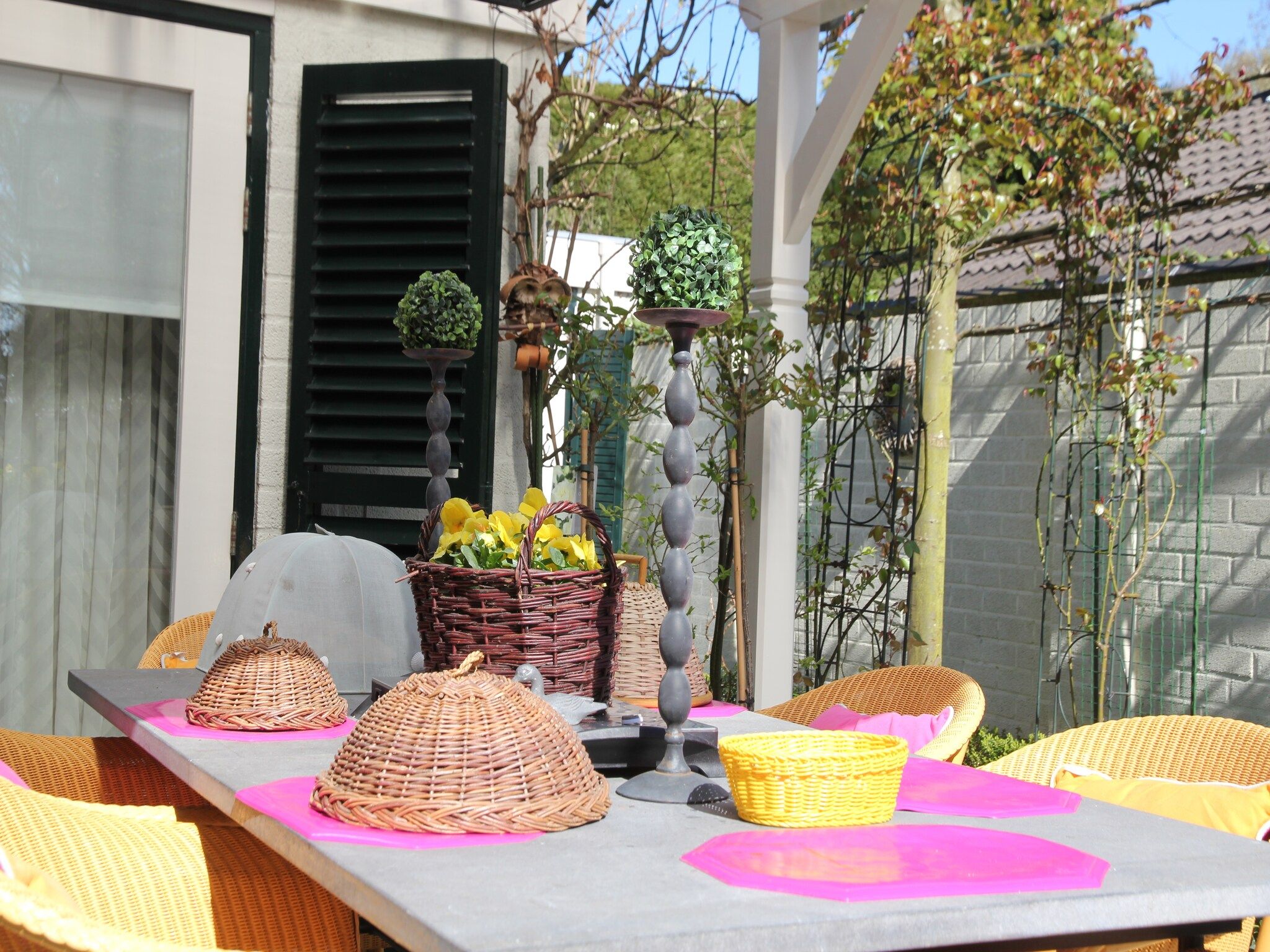 Het terras van Romantisch Heiloo in Heiloo