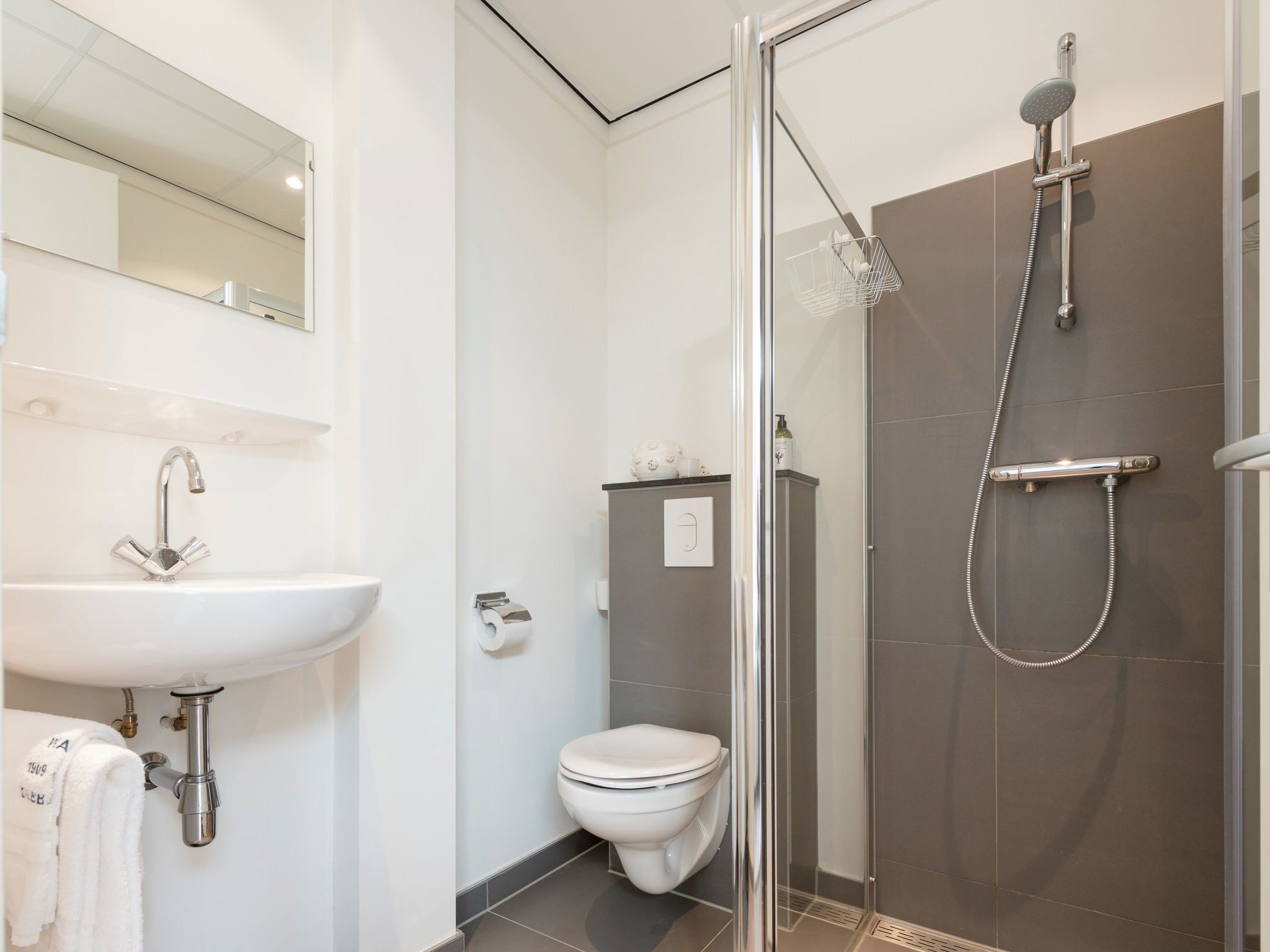 De badkamer van Hof van Craeck 6 pers in Bergen