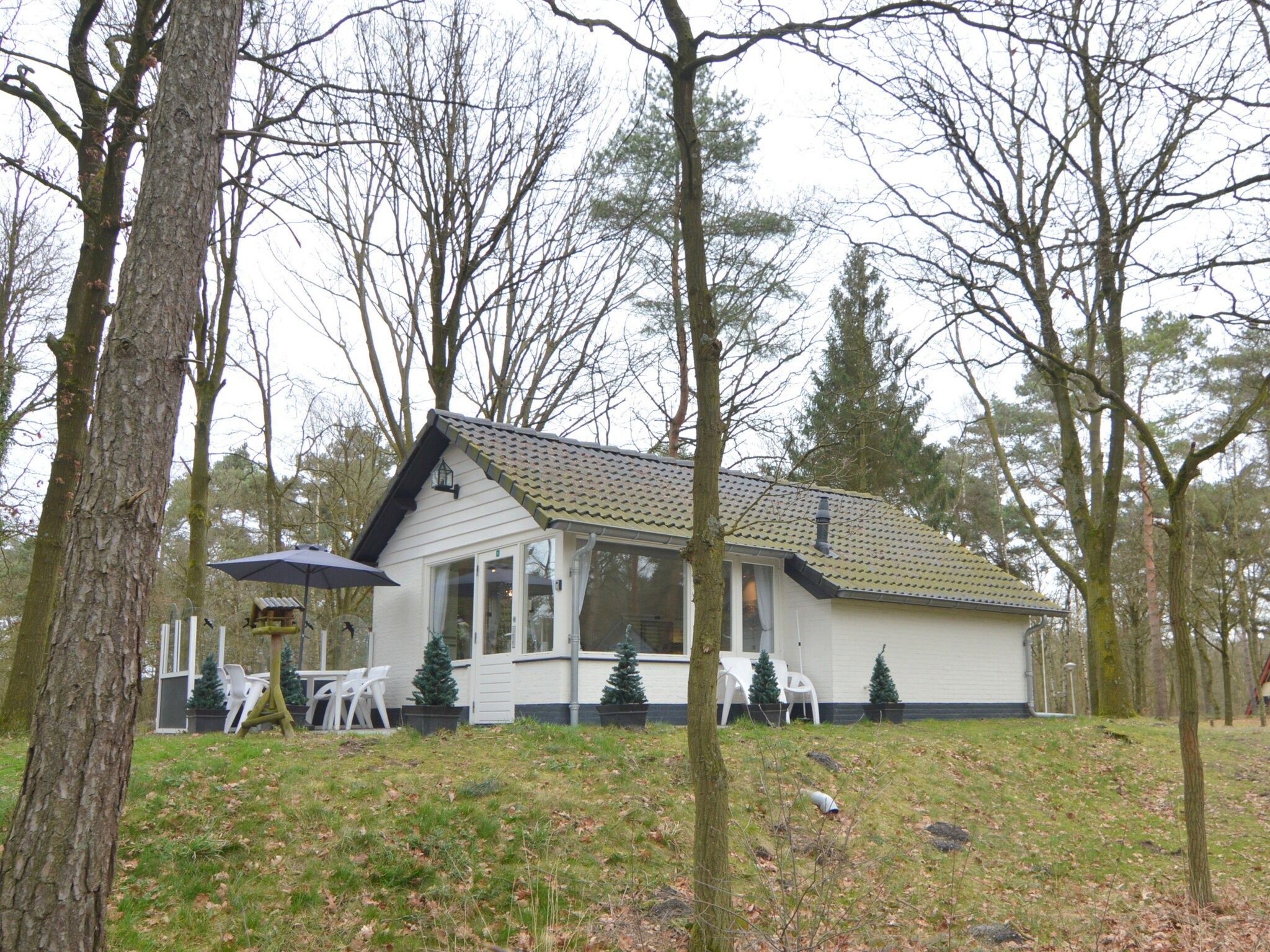 De buitenkant van Bungalow nummer 1 in Stramproy