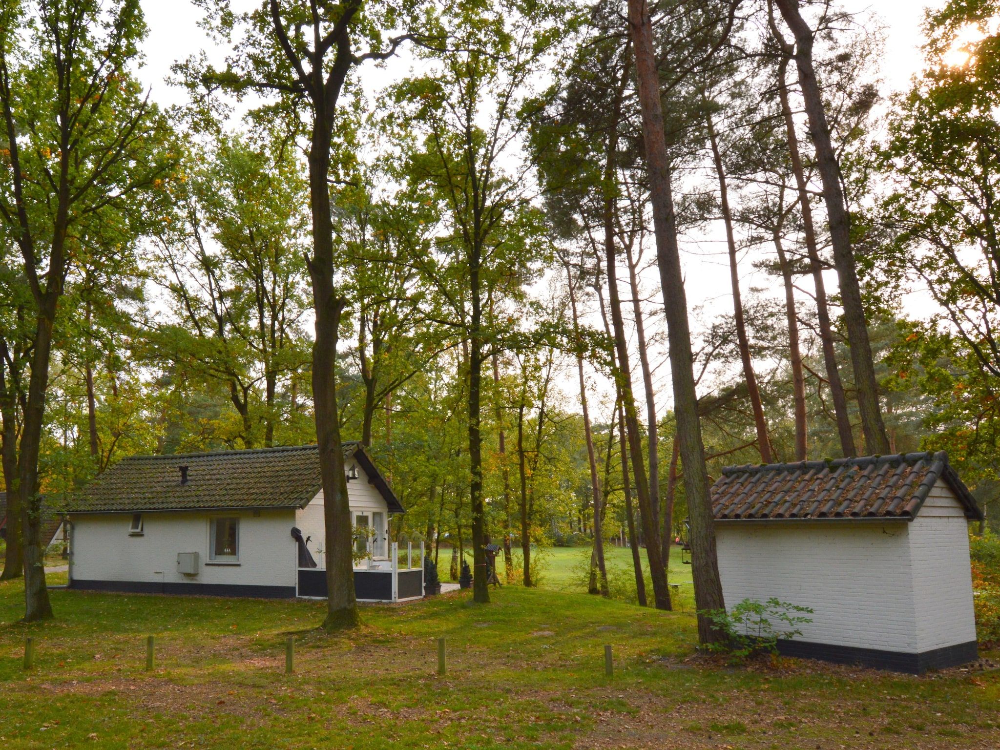 De buitenkant van Bungalow nummer 1 in Stramproy