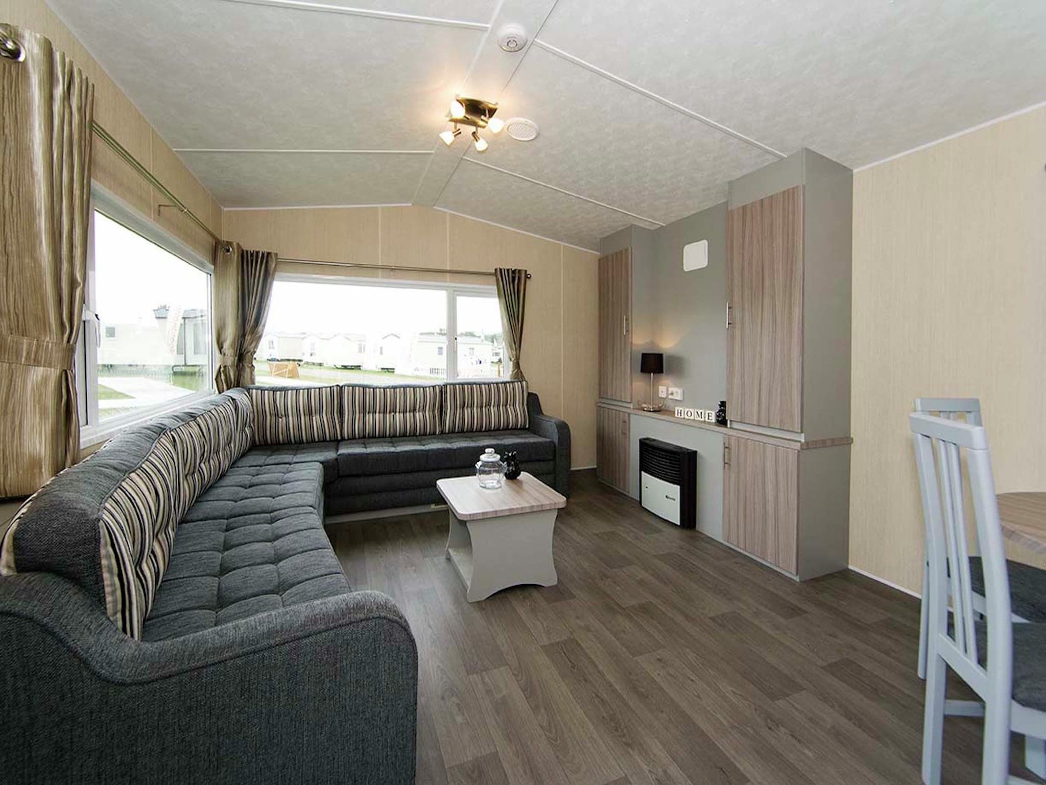 De woonkamer van Vakantiepark Mölke 10 in Zuna