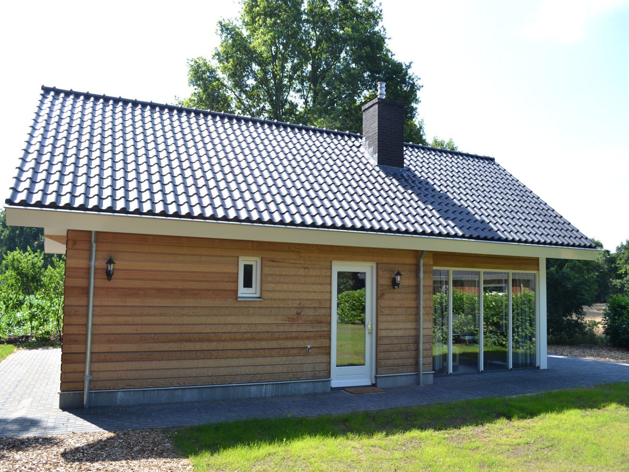 De buitenkant van Zijzicht in Reutum-Weerselo