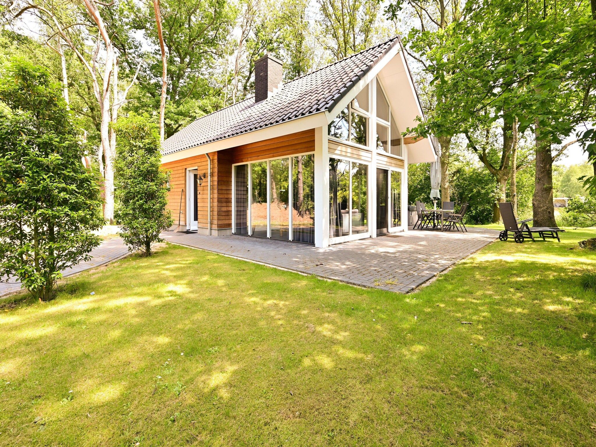 De buitenkant van Zijzicht in Reutum-Weerselo