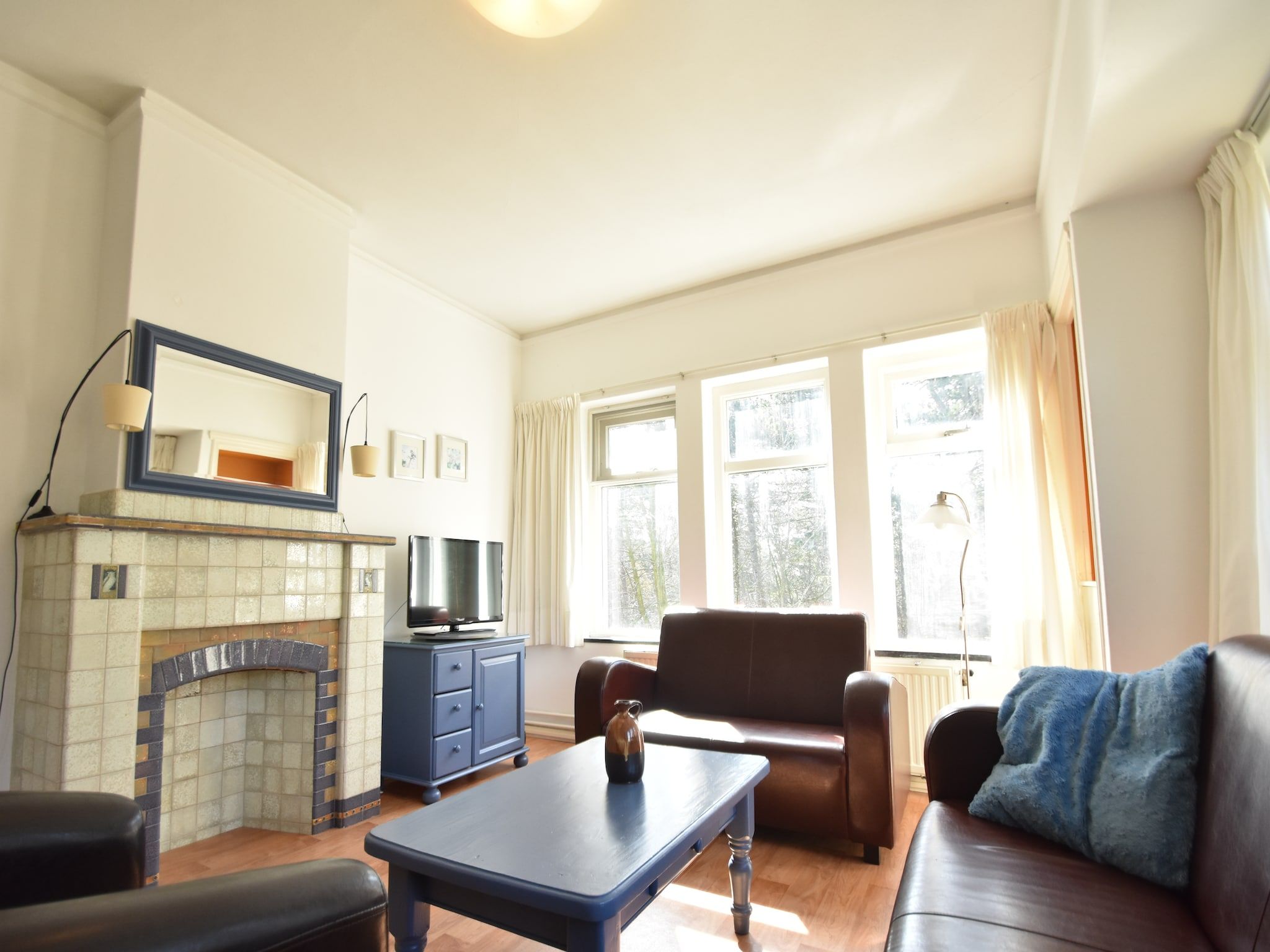 De woonkamer van Huize Glory Turkoois in Bergen aan Zee
