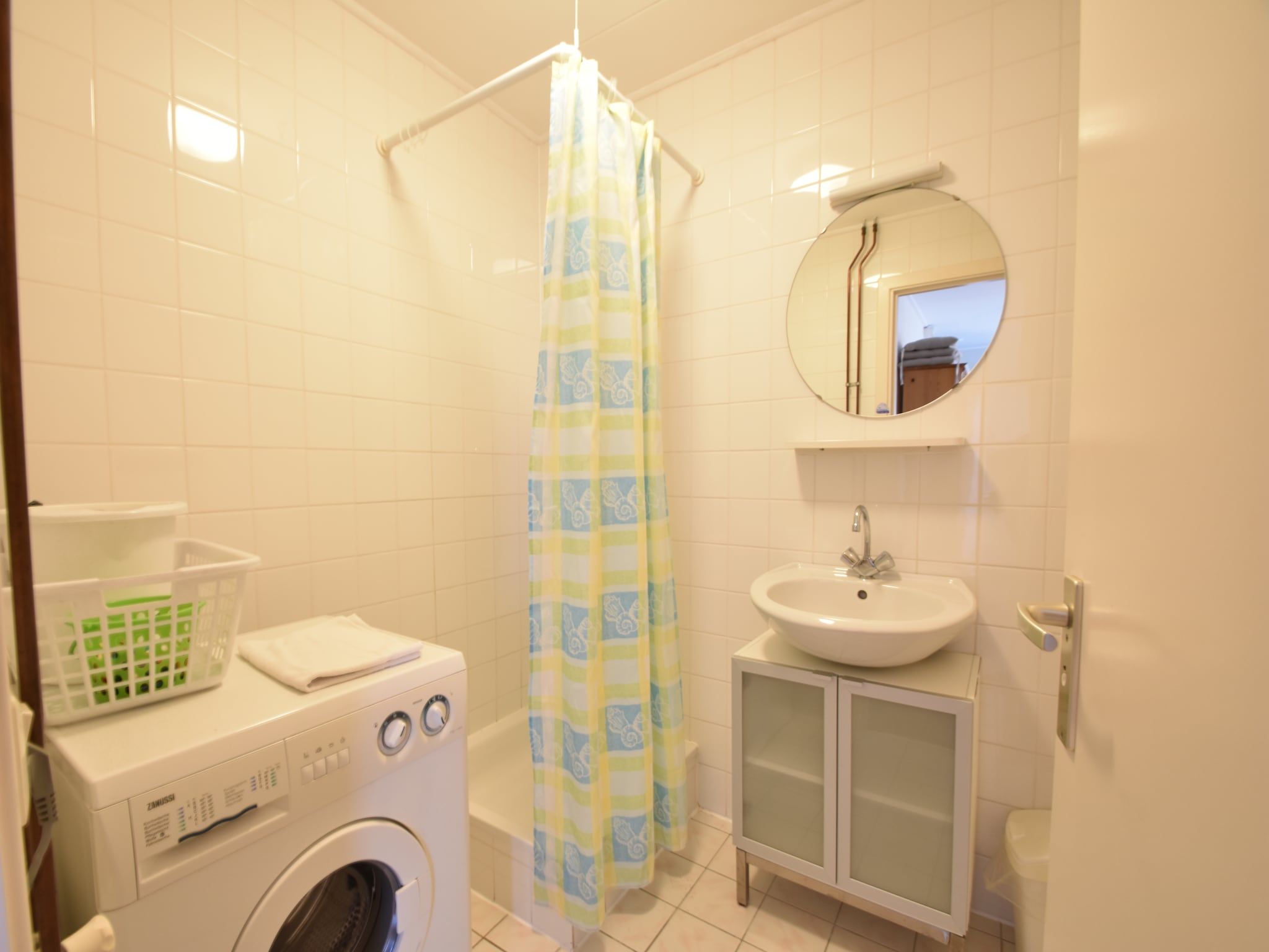 De badkamer van Huize Glory Tijgeroog in Bergen aan Zee