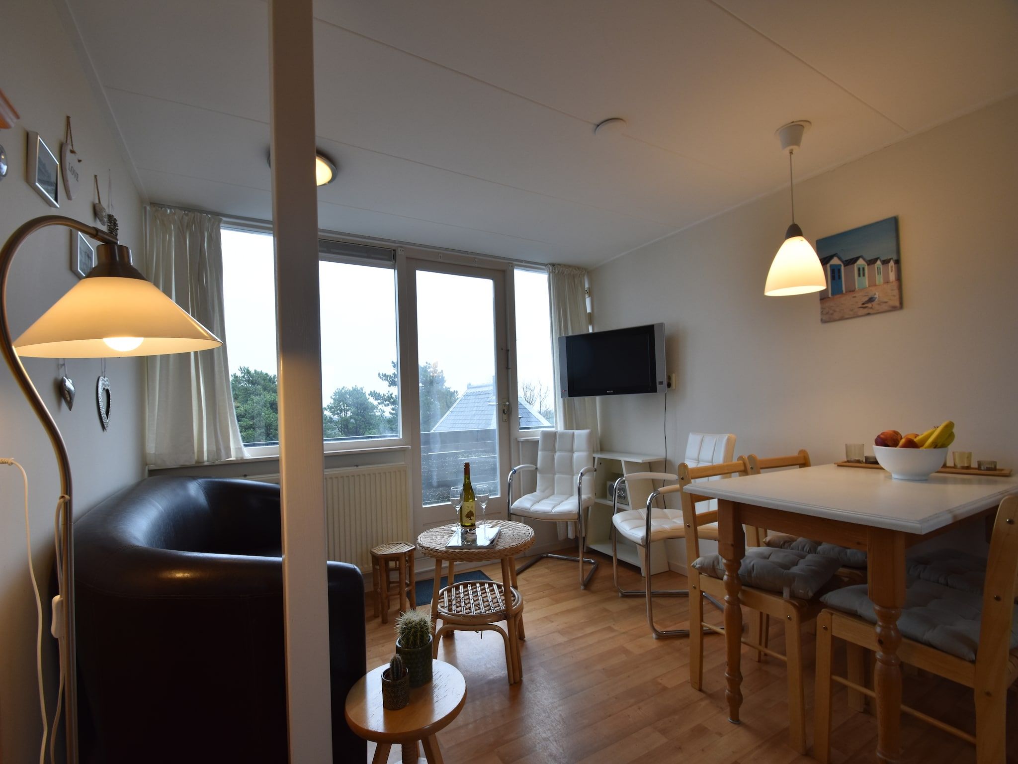 De woonkamer van Huize Glory Topaas in Bergen aan Zee