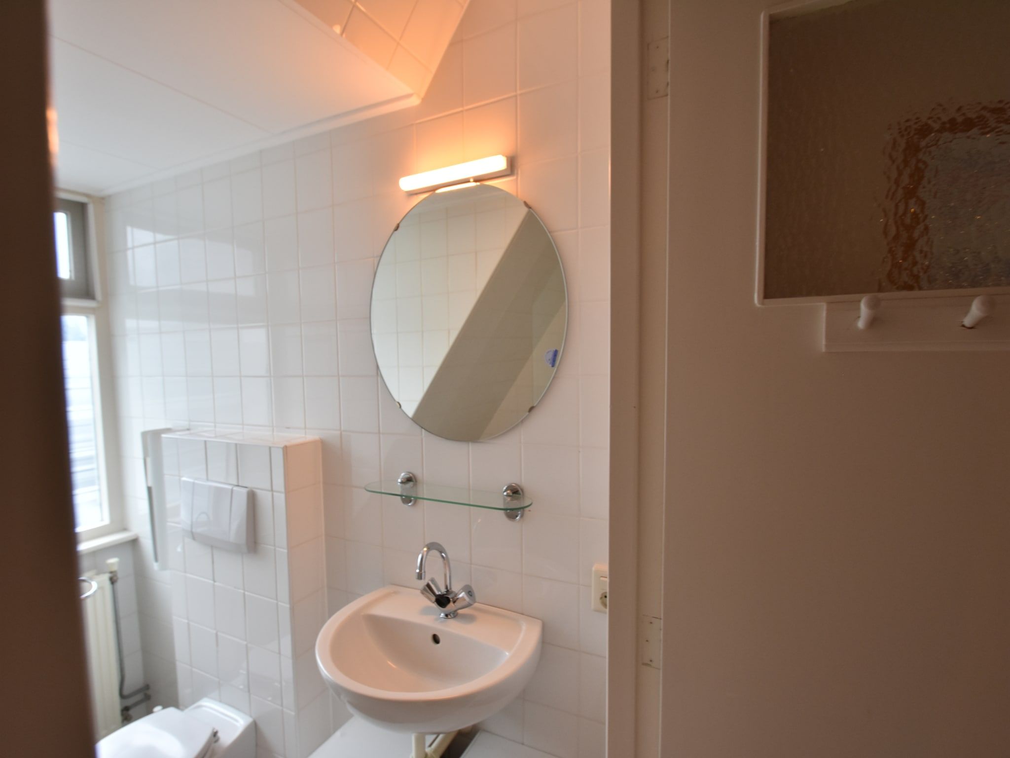 De badkamer van Huize Glory Topaas in Bergen aan Zee