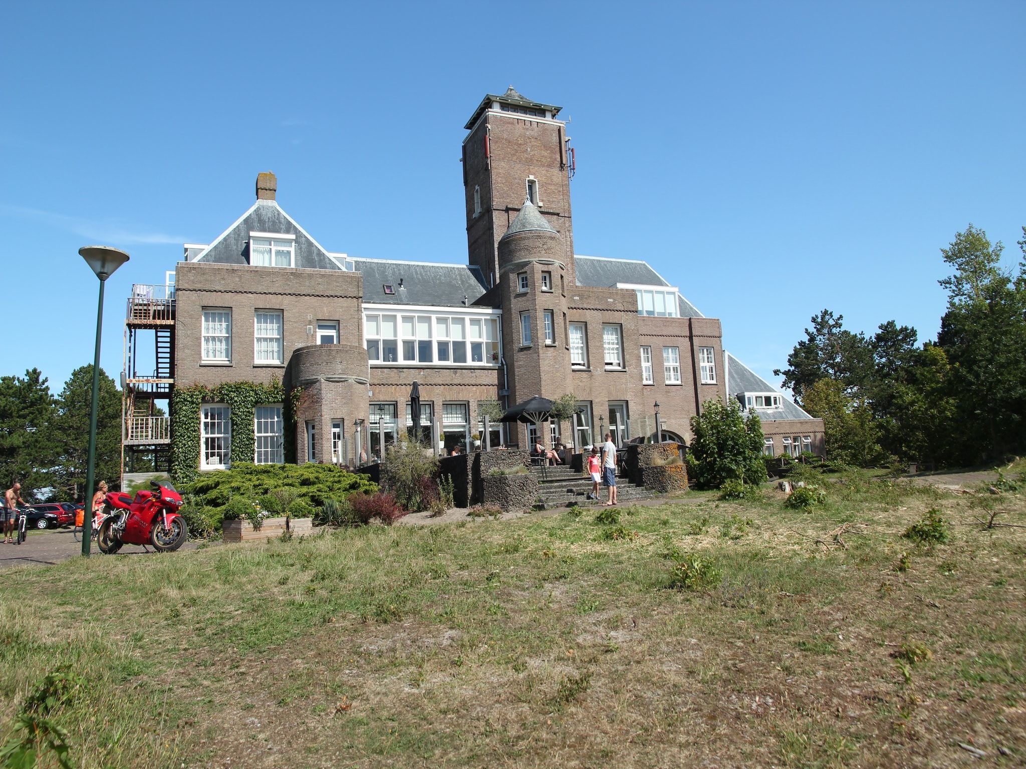 De buitenkant van Huize Glory Smaragd in Bergen aan Zee