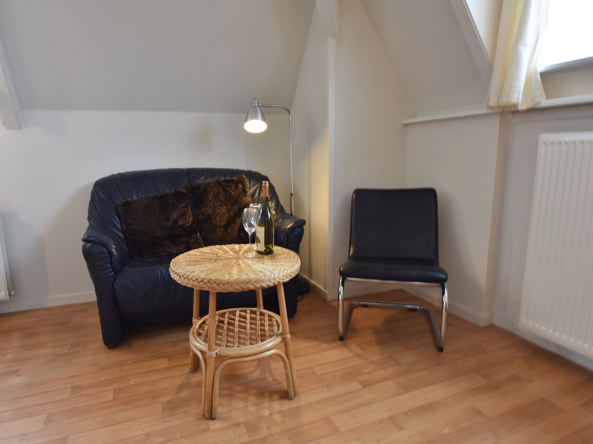 De woonkamer van Huize Glory Smaragd in Bergen aan Zee