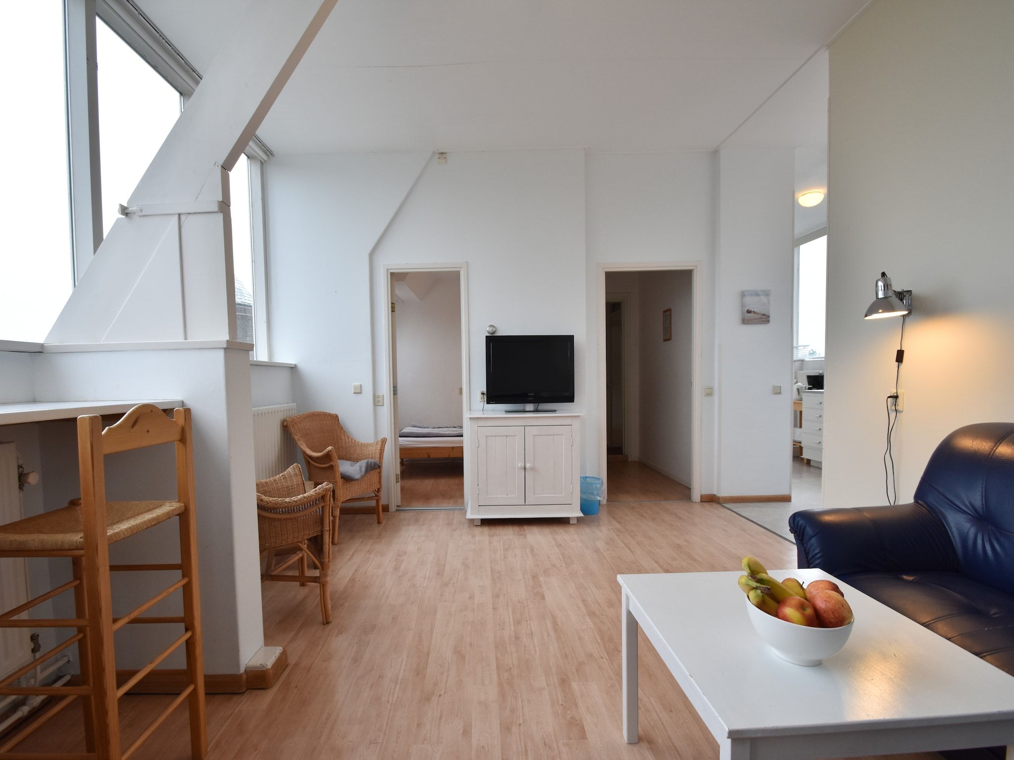 De woonkamer van Huize Glory Jade in Bergen aan zee