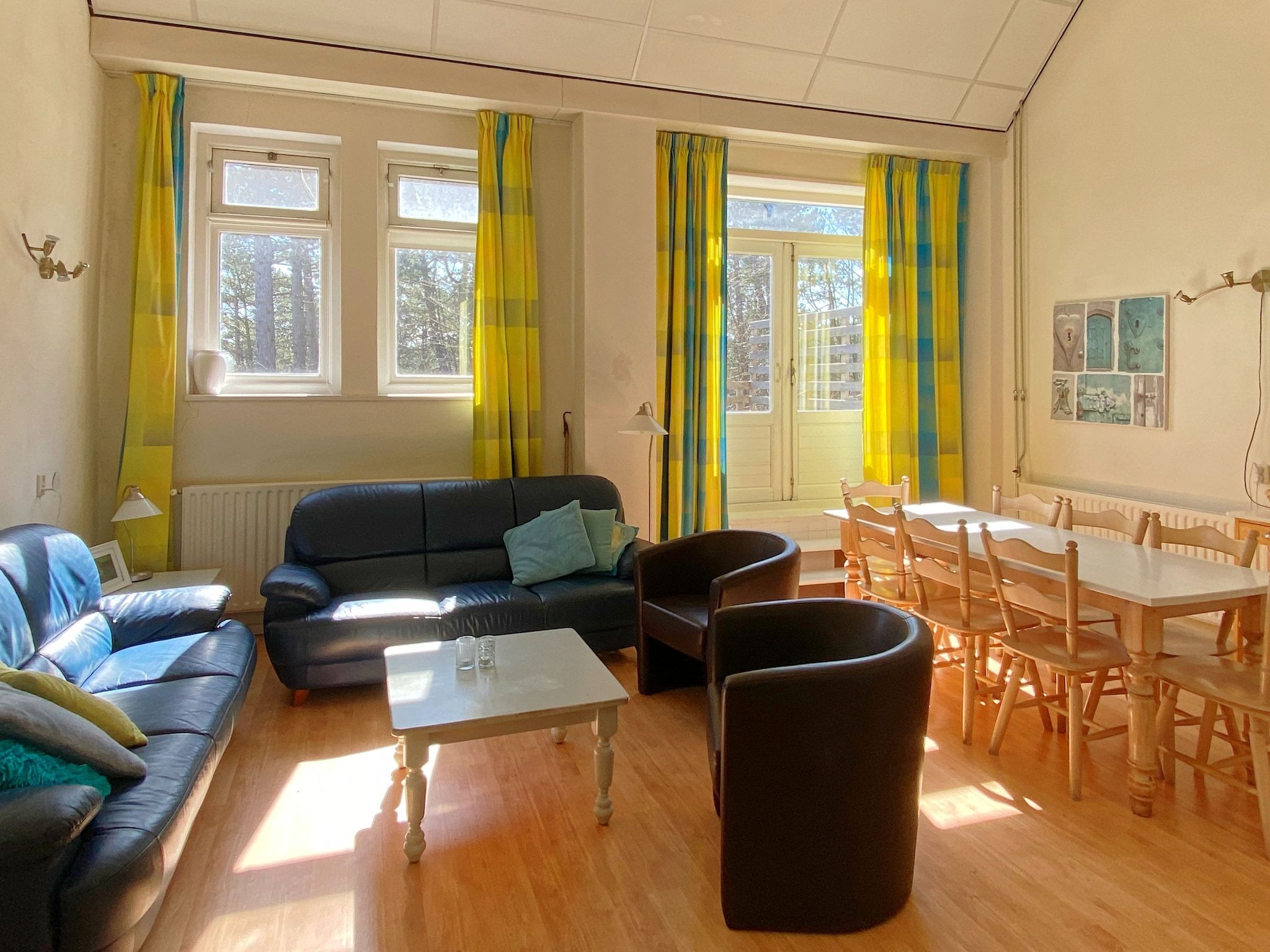 De woonkamer van Huize Glory Diamant in Bergen aan zee