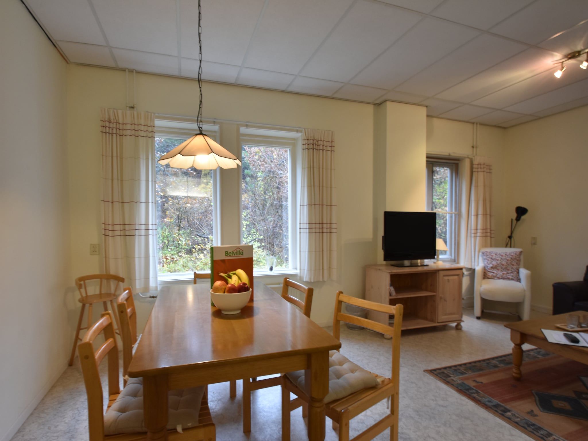 De eetkamer van Huize Glory Granaat in Bergen aan zee