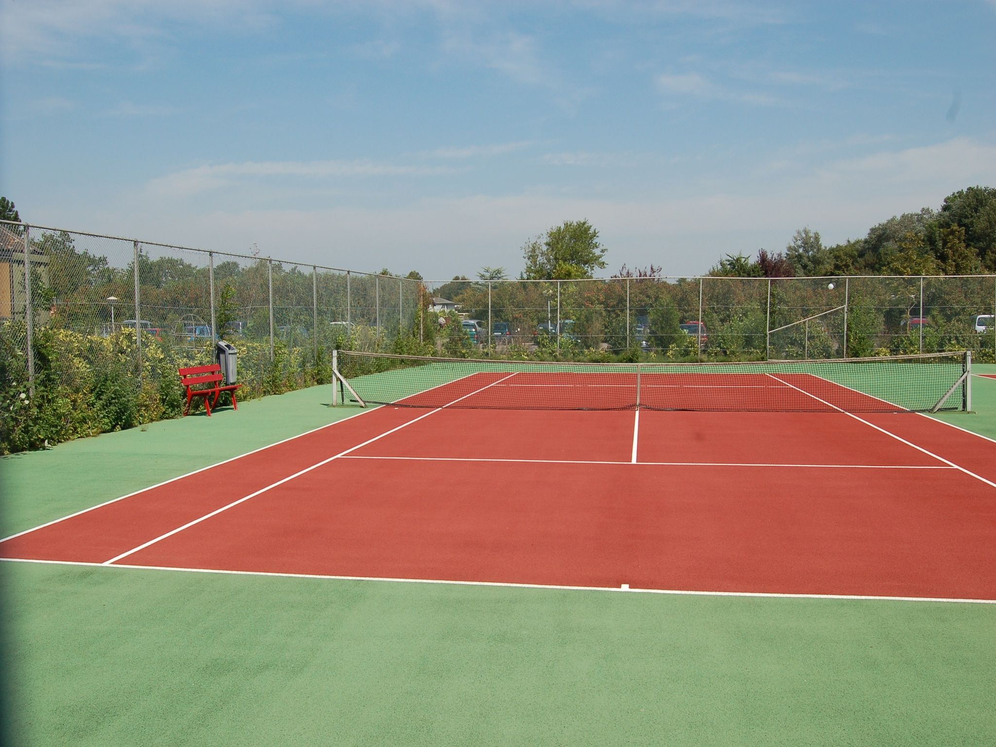Parkfaciliteiten bij Bos-Lodge in Noordwijkerhout