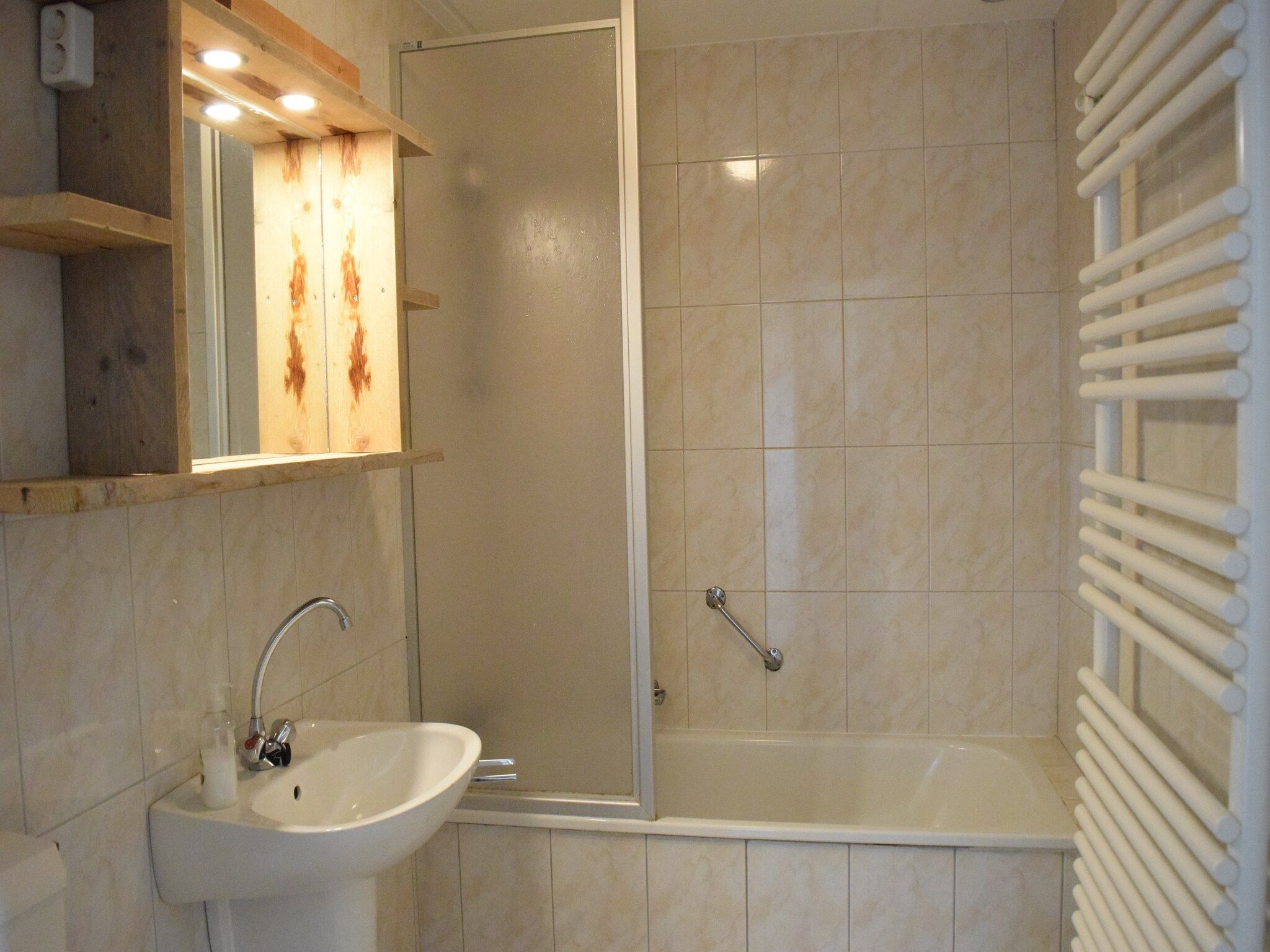 De badkamer van Recreatiepark de Boshoek 12 in Voorthuizen