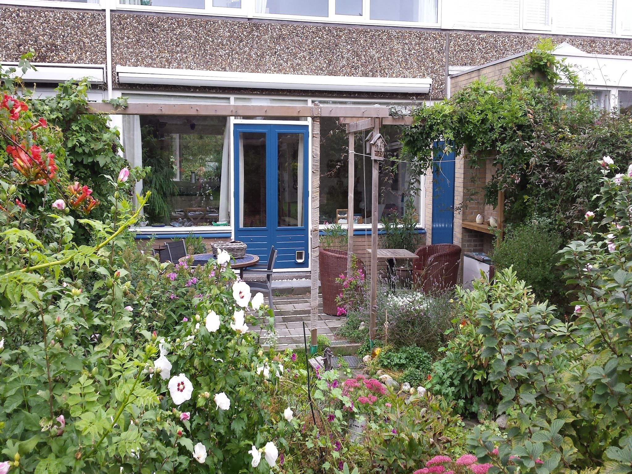 De buitenkant van Elzendreef in Voorburg