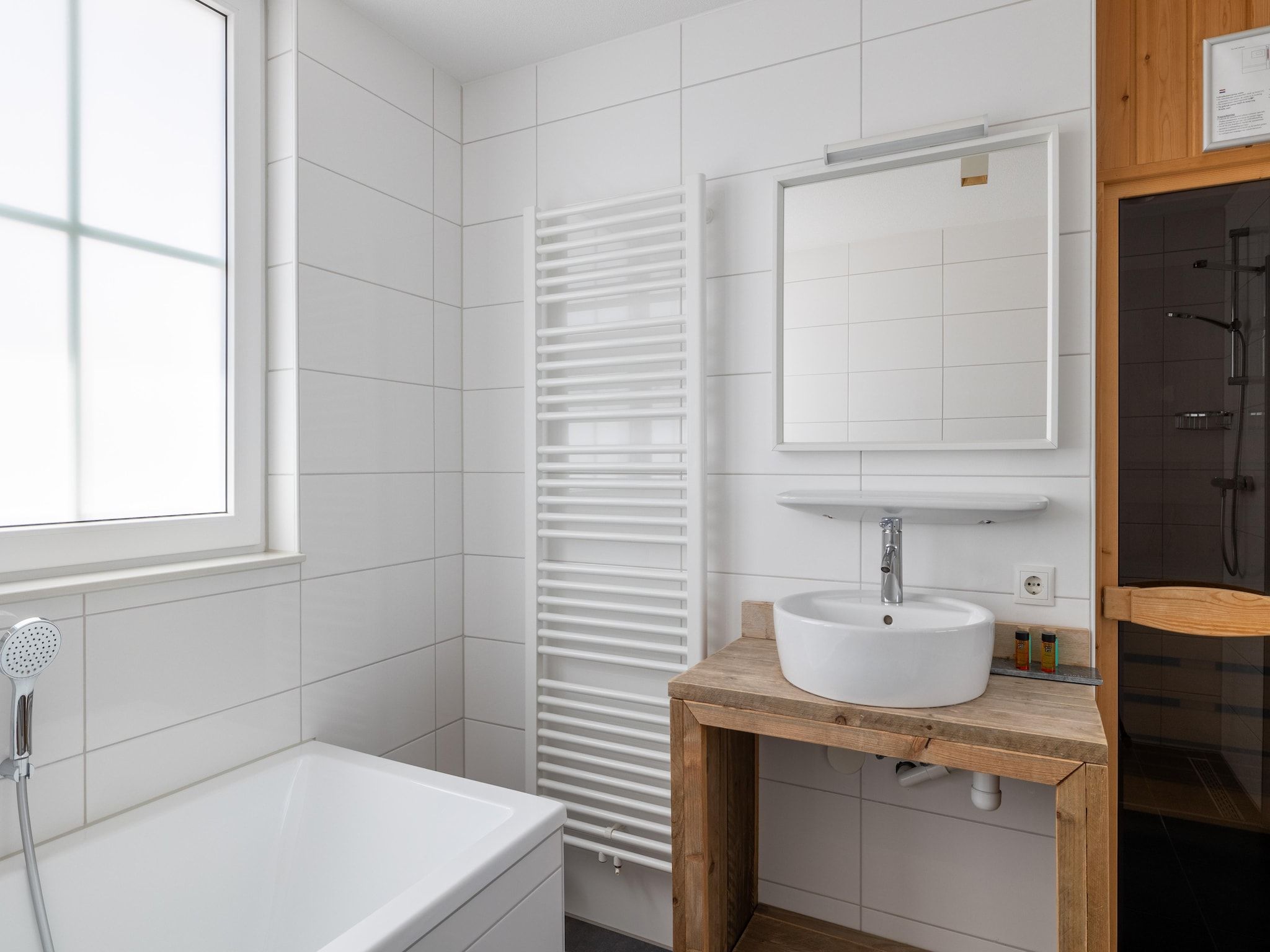De badkamer van appartement Kaapduinseweg 13 Dishoek 13D luxe 6p sauna in Koudekerke