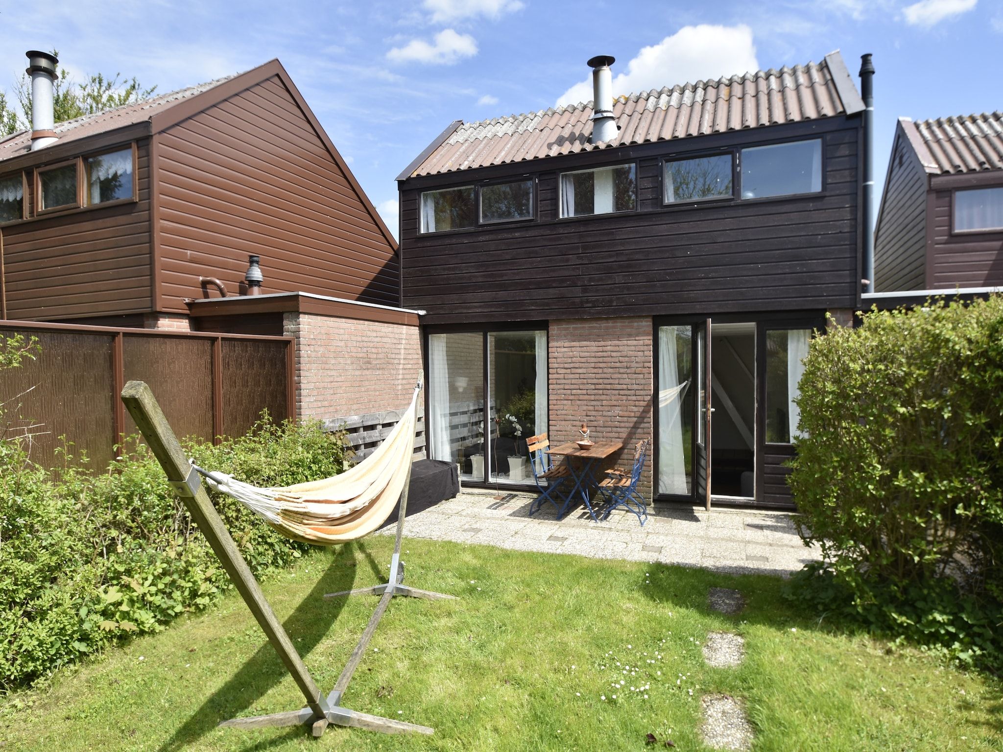 De buitenkant van De Reker Zon in Warmenhuizen