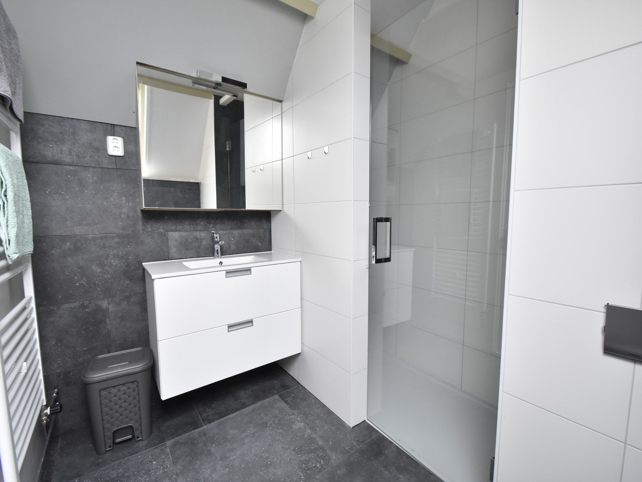 De badkamer van Het Hoge Noorden in Hippolytushoef