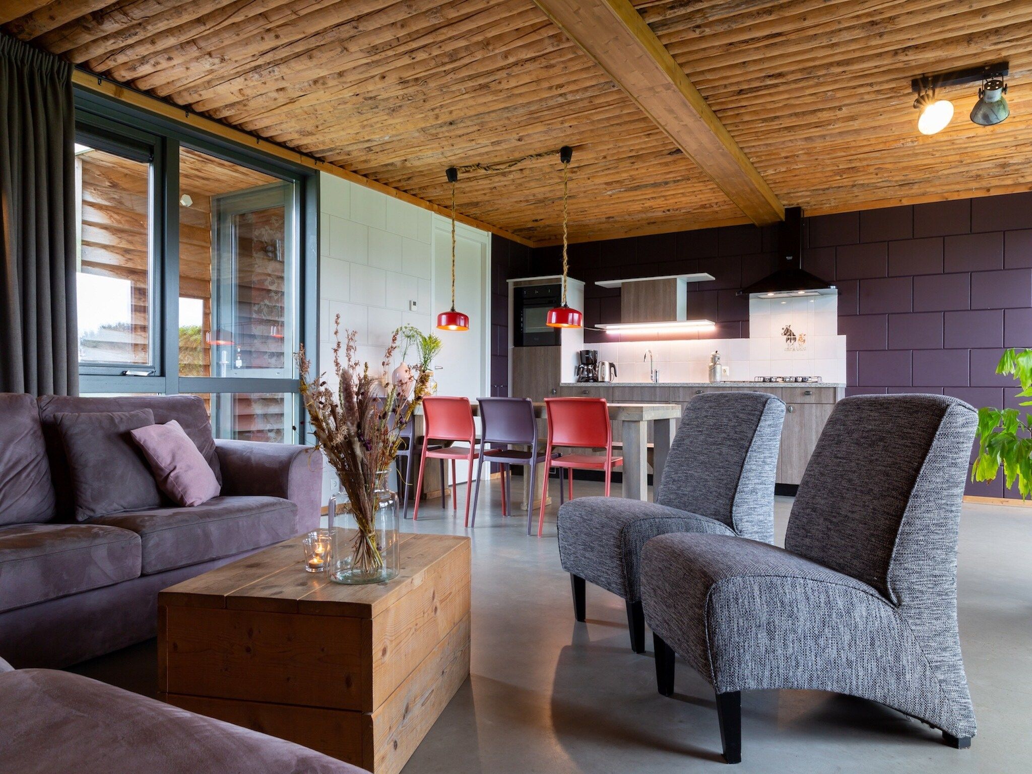 De woonkamer van Koe in de Kost 3 in Heeten