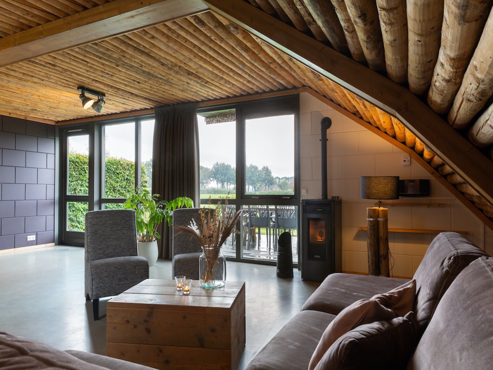 De woonkamer van Koe in de Kost 3 in Heeten