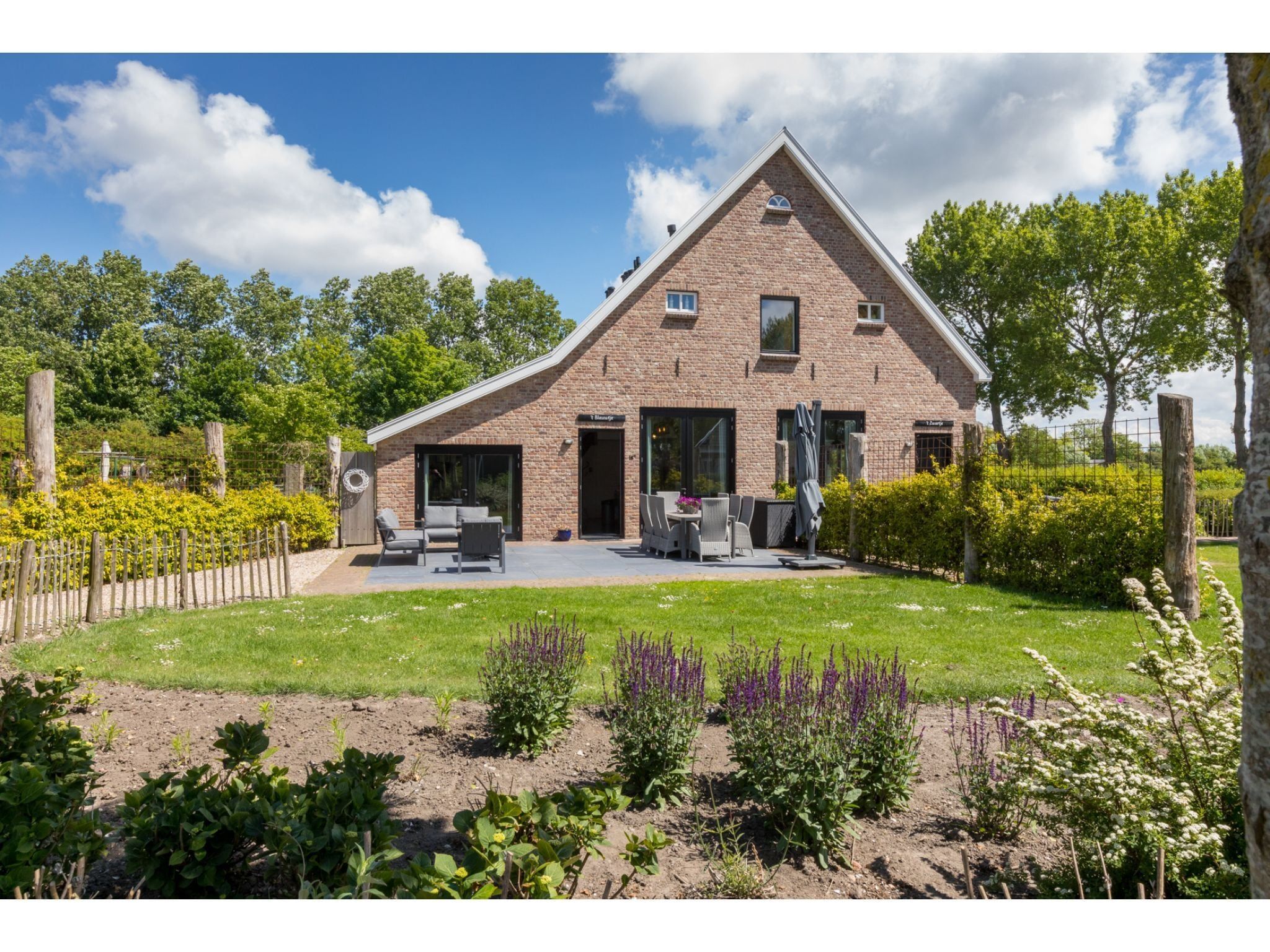 De buitenkant van Lepelstraat 18A  Vrouwenpolder "'t Blauwtje" in Vrouwenpolder
