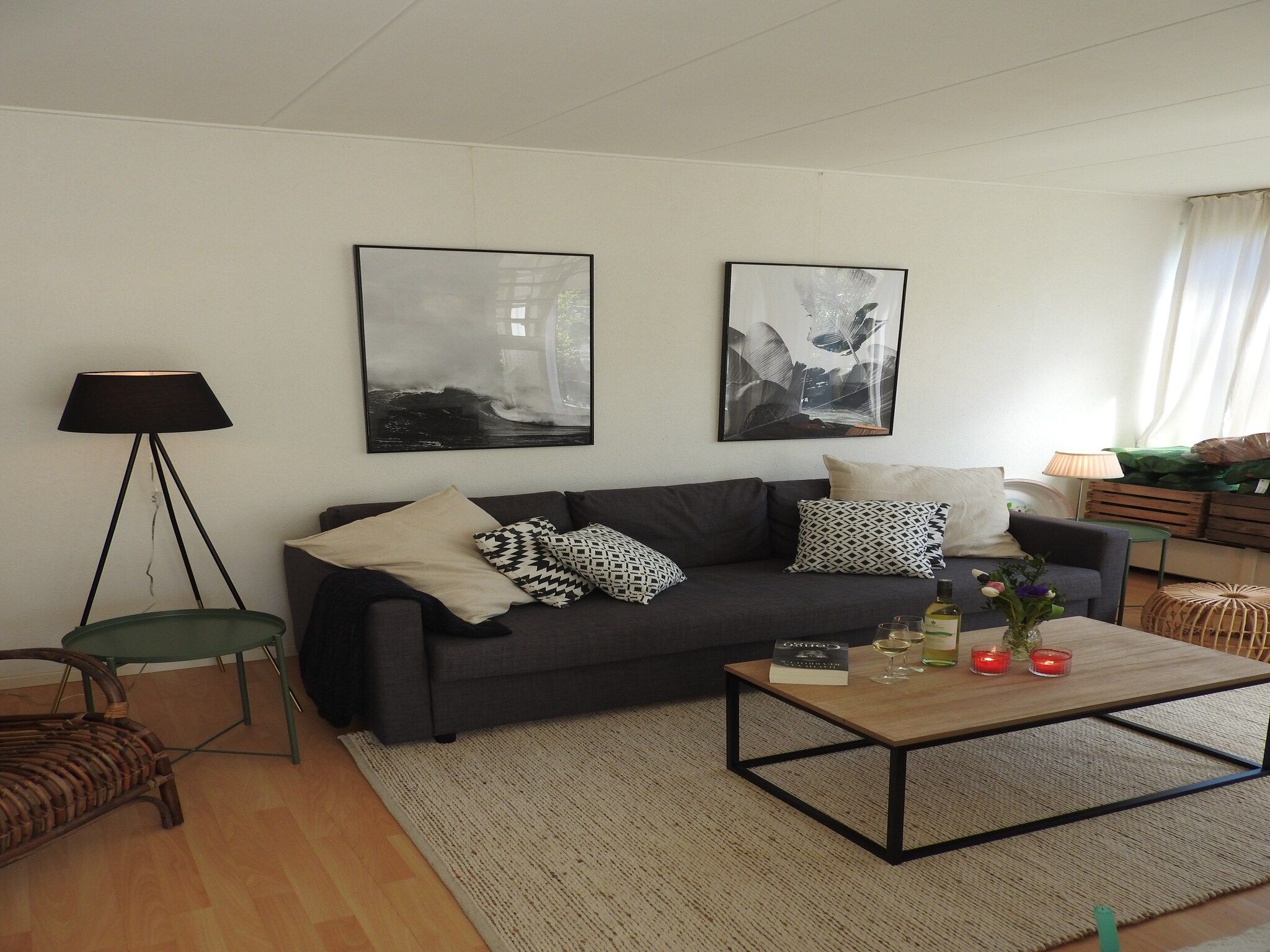 De woonkamer van June's Cabin in Noordwijkerhout