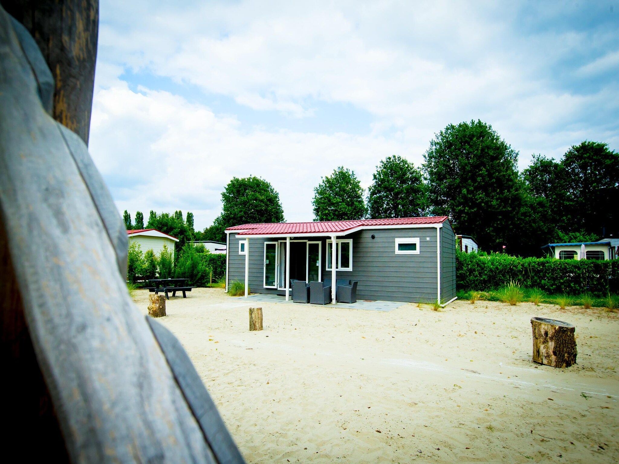 De buitenkant van Recreatiepark Duinhoeve 14 in Udenhout