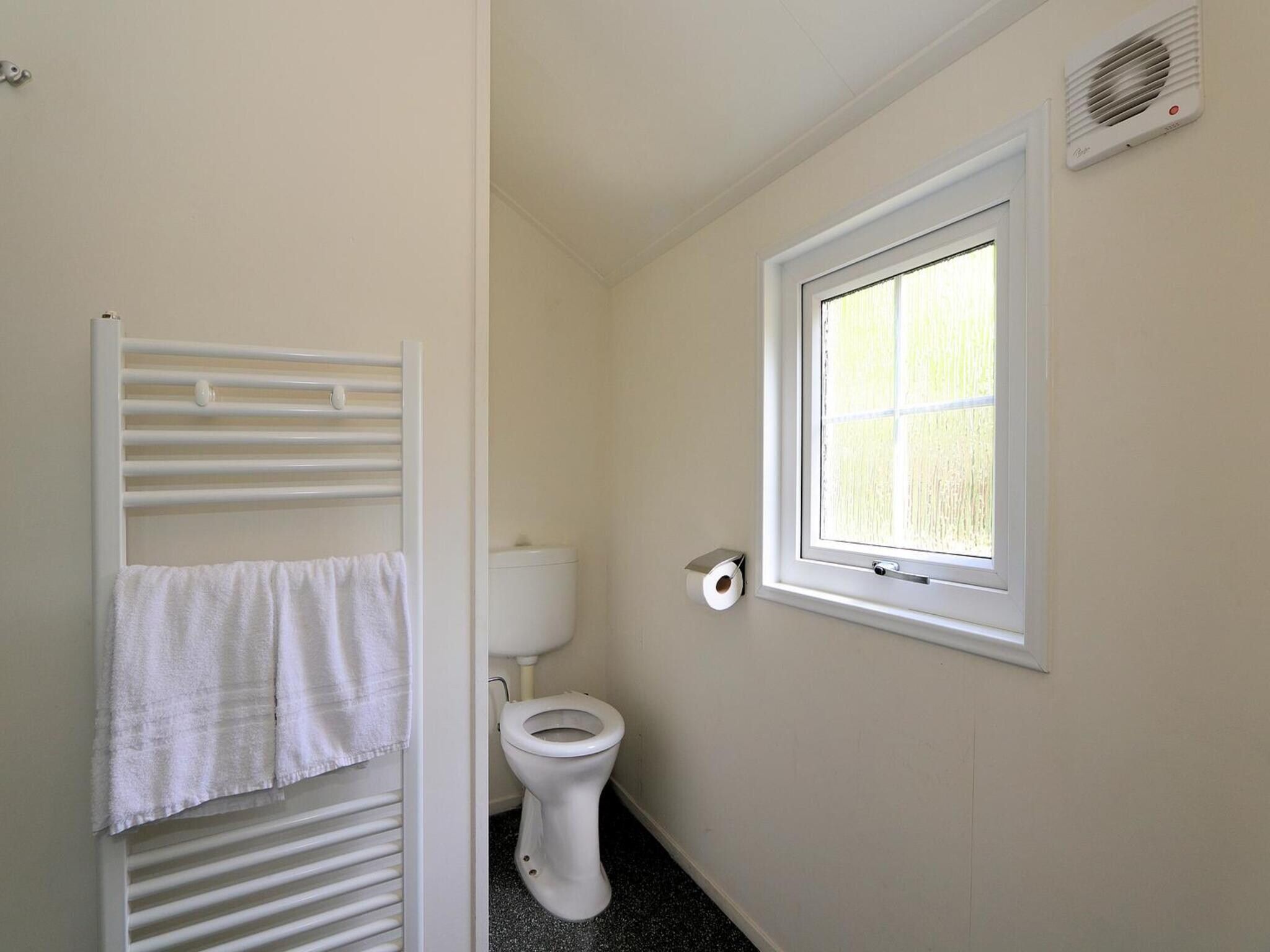 De badkamer van Boslodge 6 in Otterlo