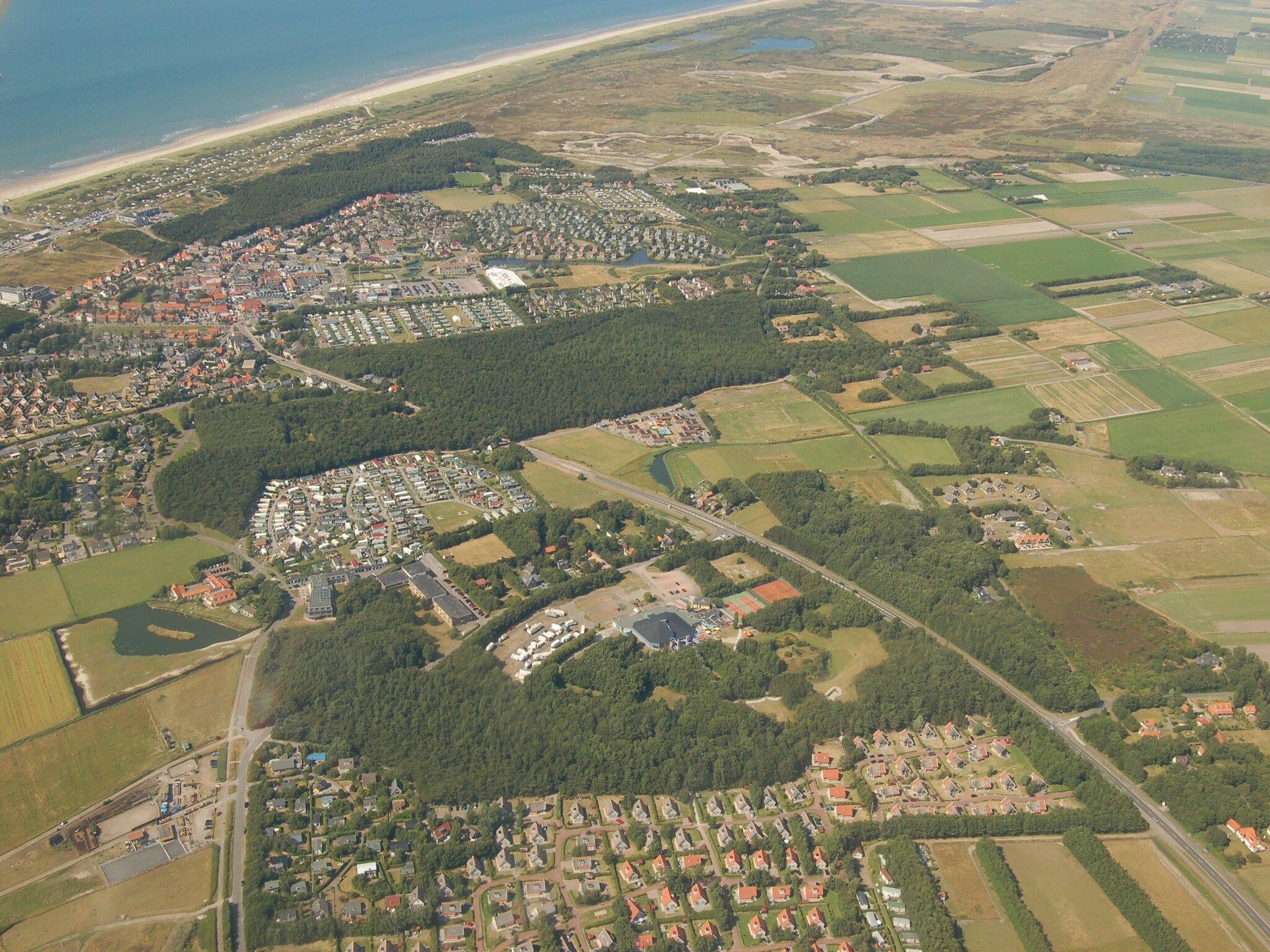 De buitenkant van Kustpark Texel 10 in De Koog