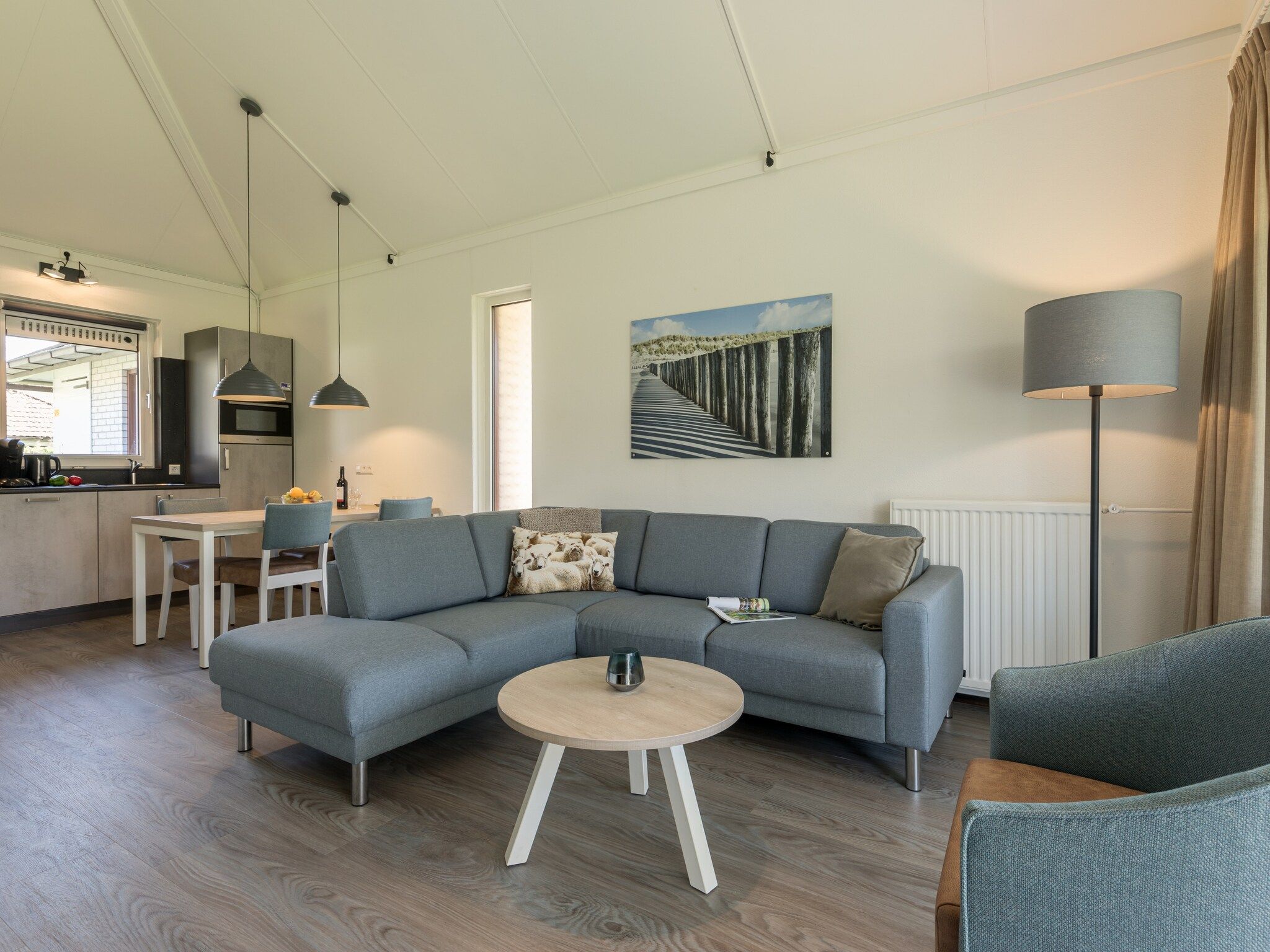 De woonkamer van Kustpark Texel 10 in De Koog