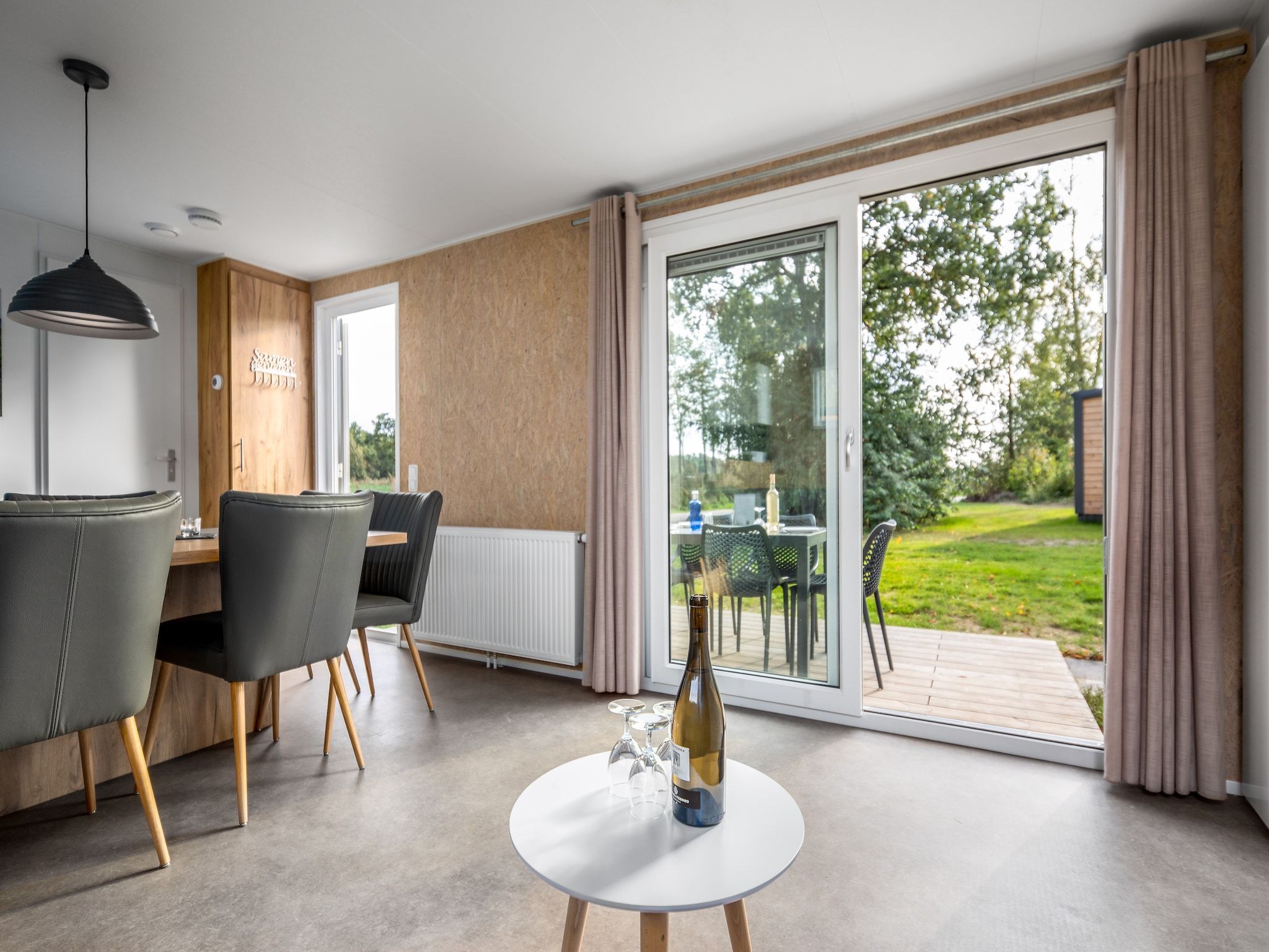 De woonkamer van Vakantiepark Hunzedal 9 in Borger