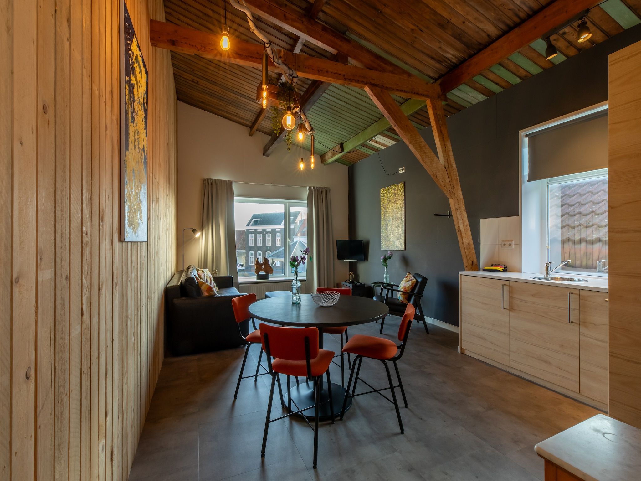 De eetkamer van Groepsappartement Pleinzicht in Koudekerke