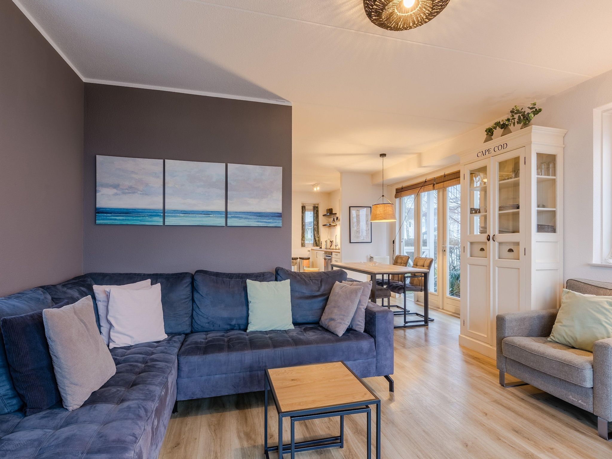 De woonkamer van Cape Helius 3 in Hellevoetsluis