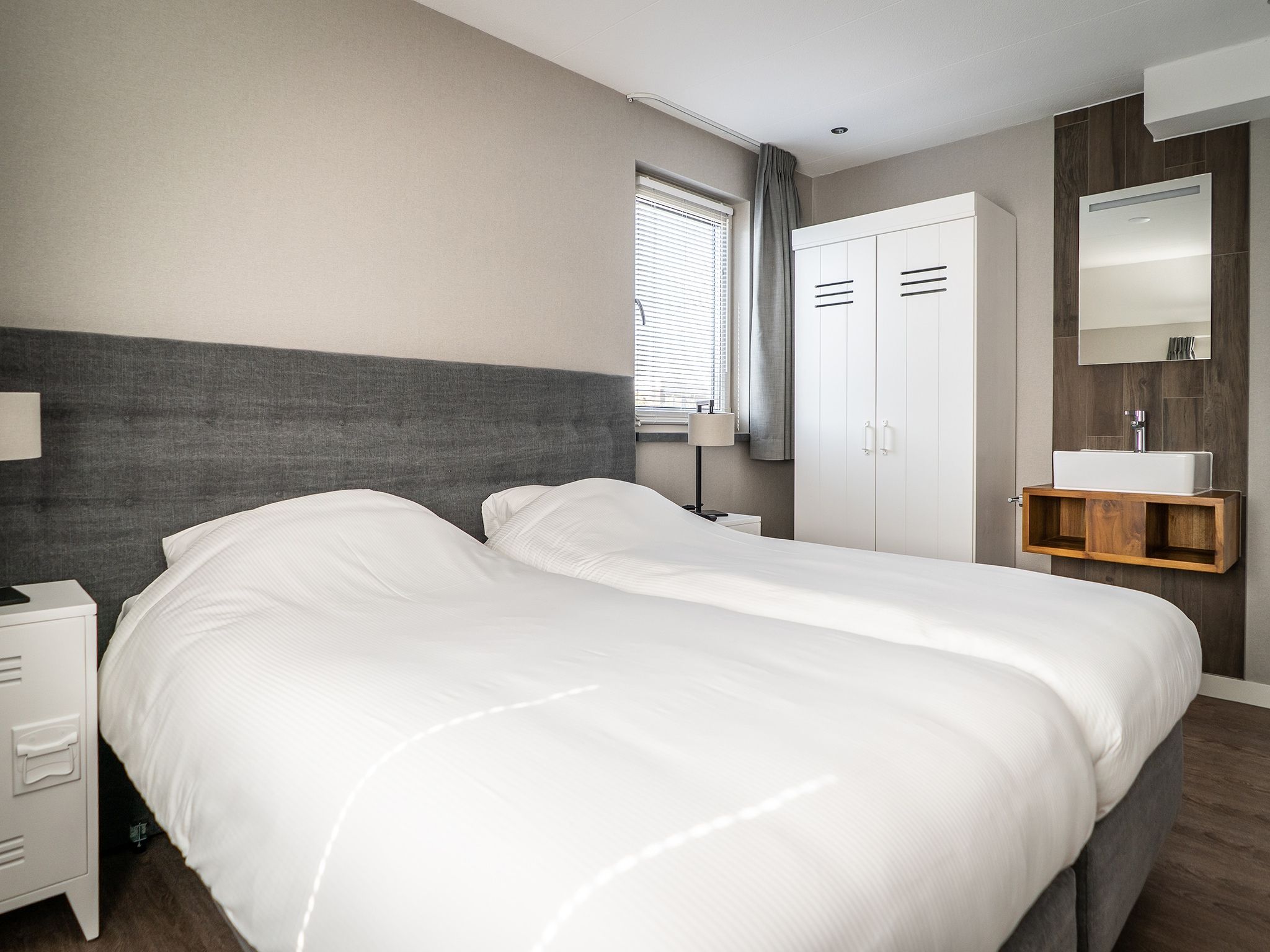 Een slaapkamer van Hodshonstraat B-10 in de Cocksdorp Texel