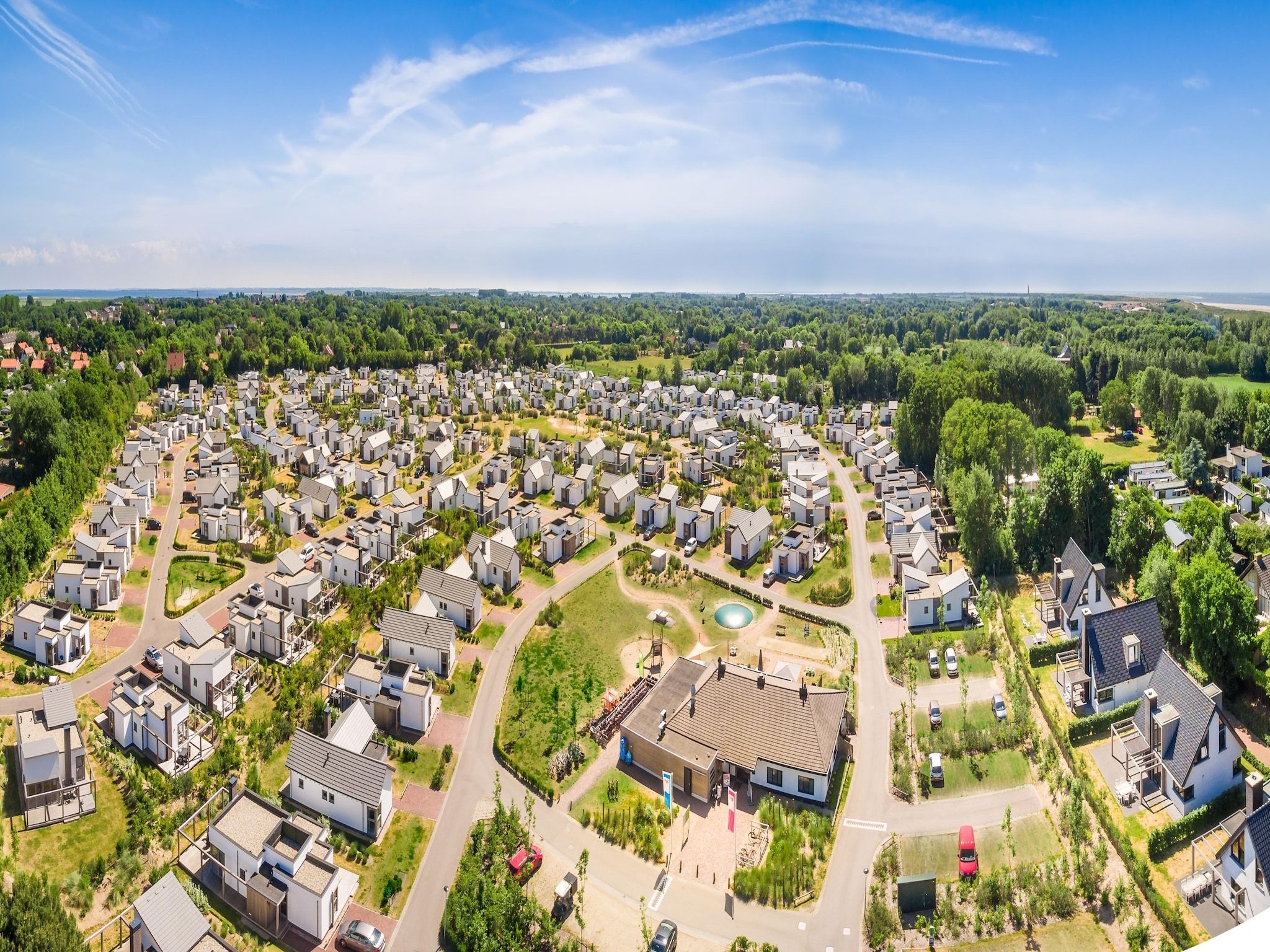 De buitenkant van Strandpark Duynhille 1 in Ouddorp
